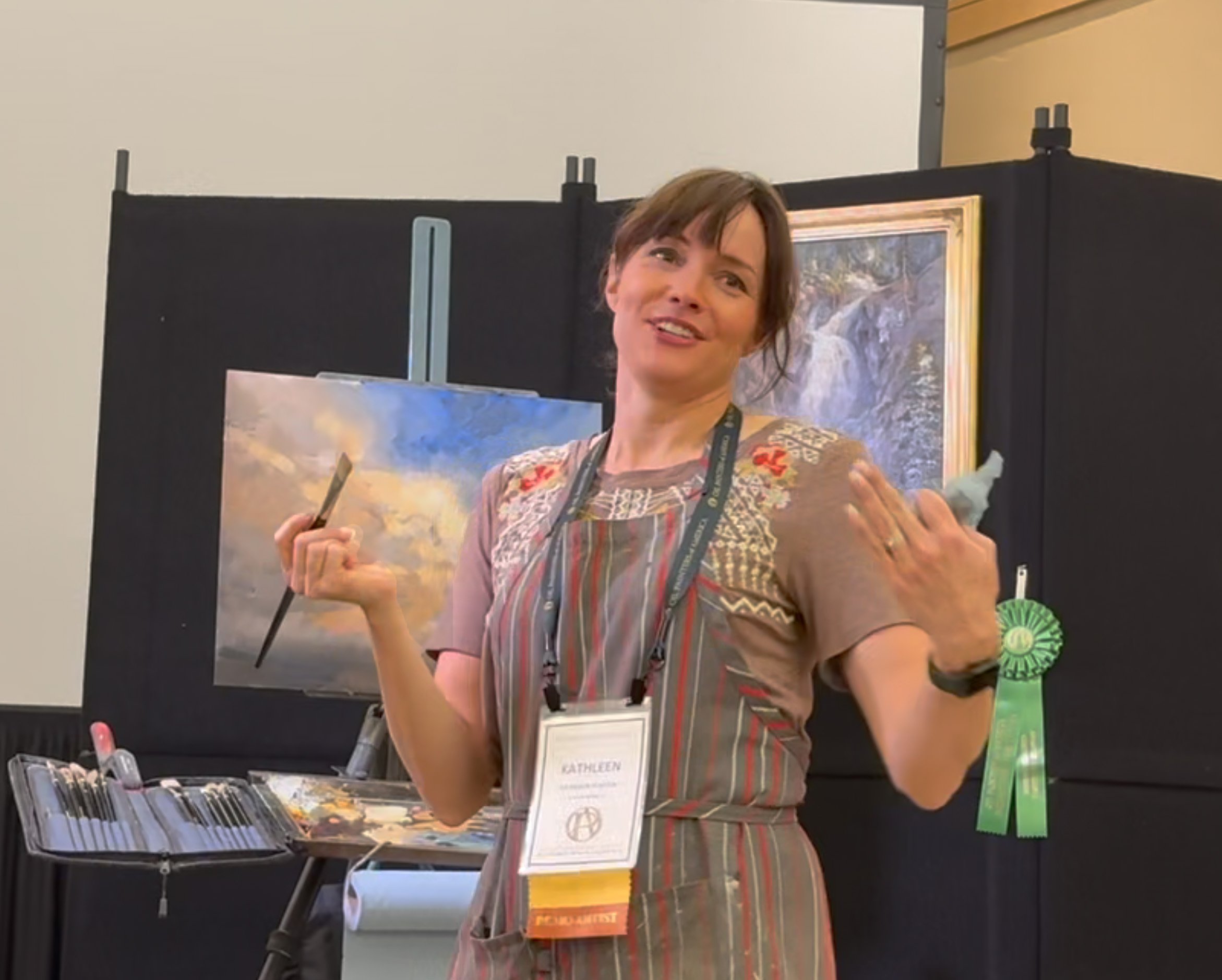 Kathleen Hudson gave a painting demo at the convention.