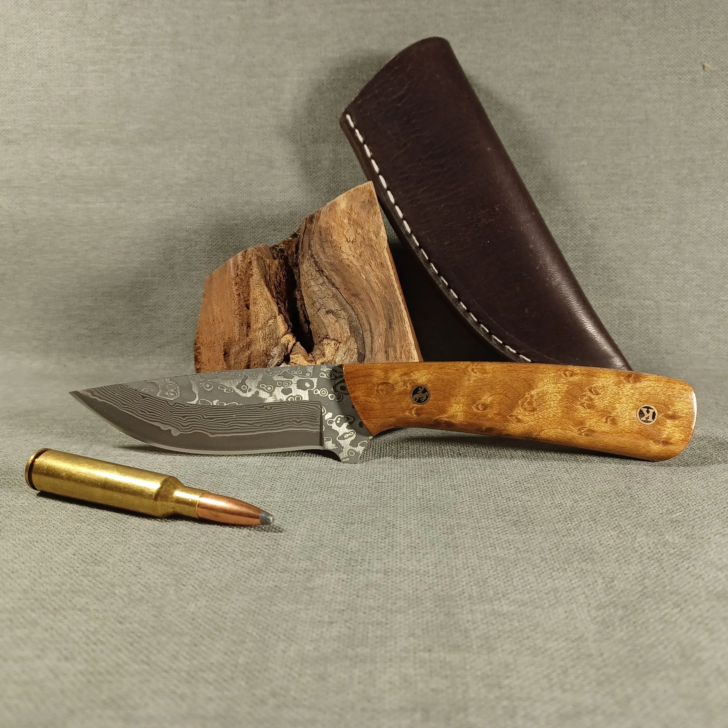San Mai Damascus Hunter, Baked Birdseye Maple