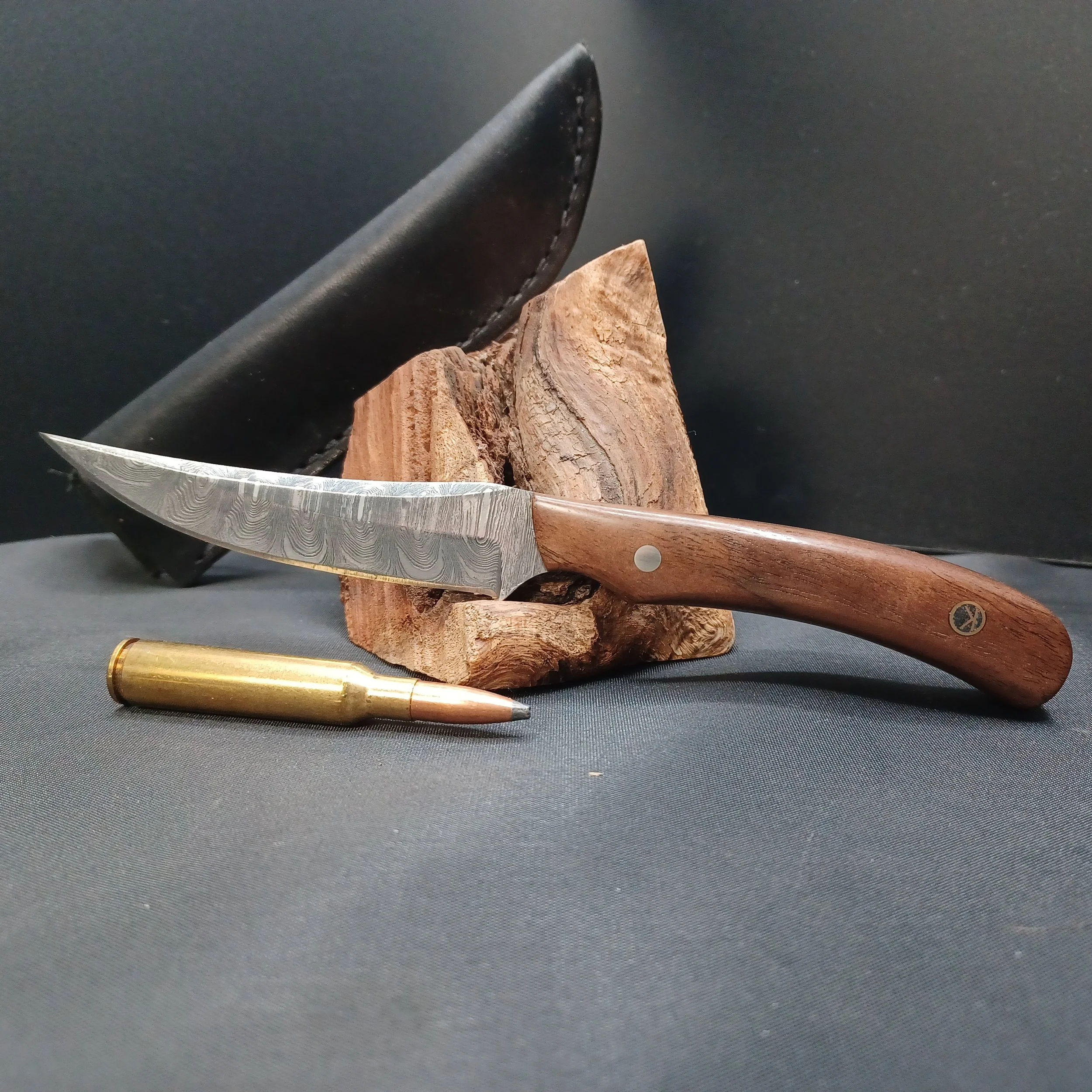 3.75" Ladder Damascus hunter, Black Walnut