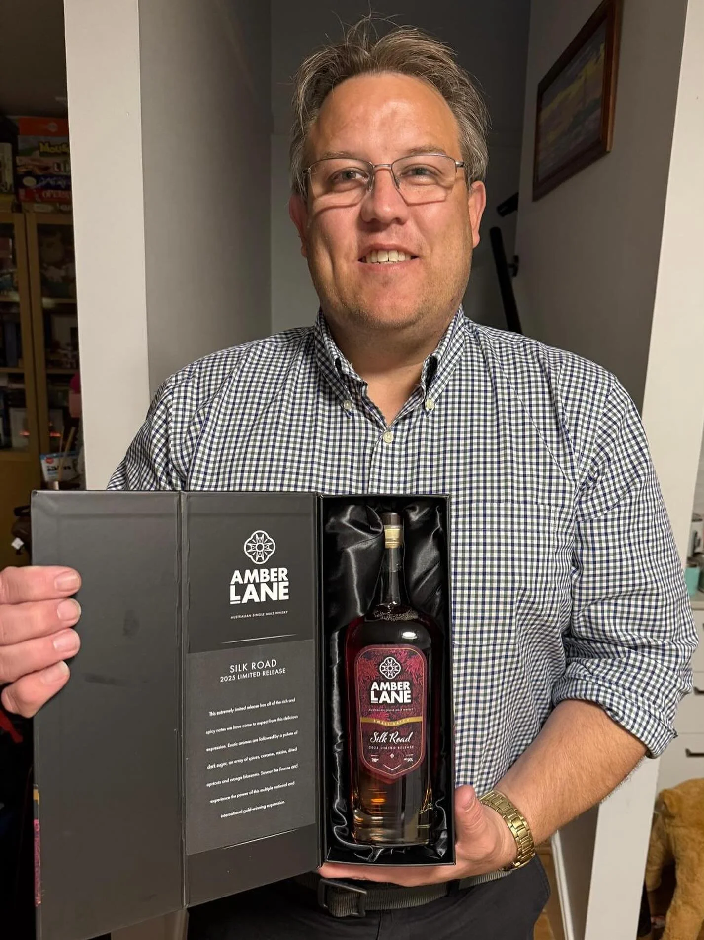 That face when your bottle of Amber Lane whisky arrives 🥹 🥃 

Daniel from the ACT won our giveaway at the recent Canberra Whisky Live event, snapping up a free bottle of Silk Road for his efforts!

Welcome to the Amber Lane whisky club, Daniel - yo