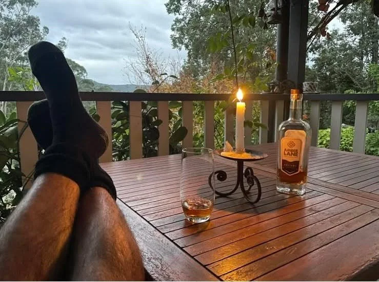 Friday evening plans via our friend Russell Brown - looks like the perfect night in to us!

Which Amber Lane dram are you sipping this evening? Drop your pics below 👇