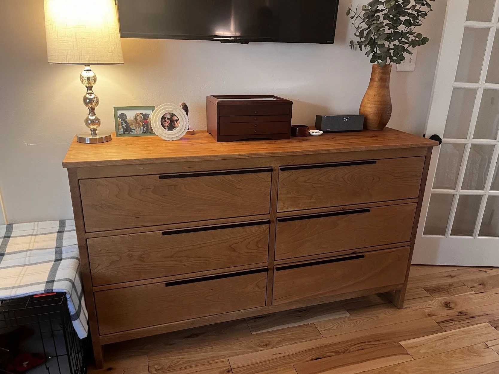 Dresser.jpg