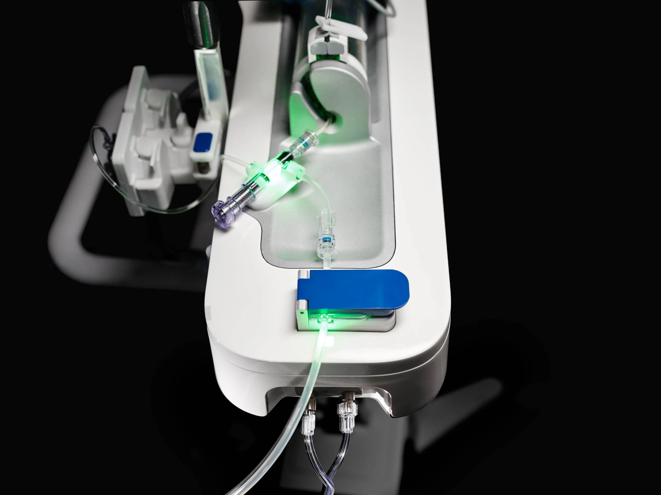 Acsist_Retouched_BeautyShot_A CISTPro-GreenGlow_Shot11-12_0393.jpg