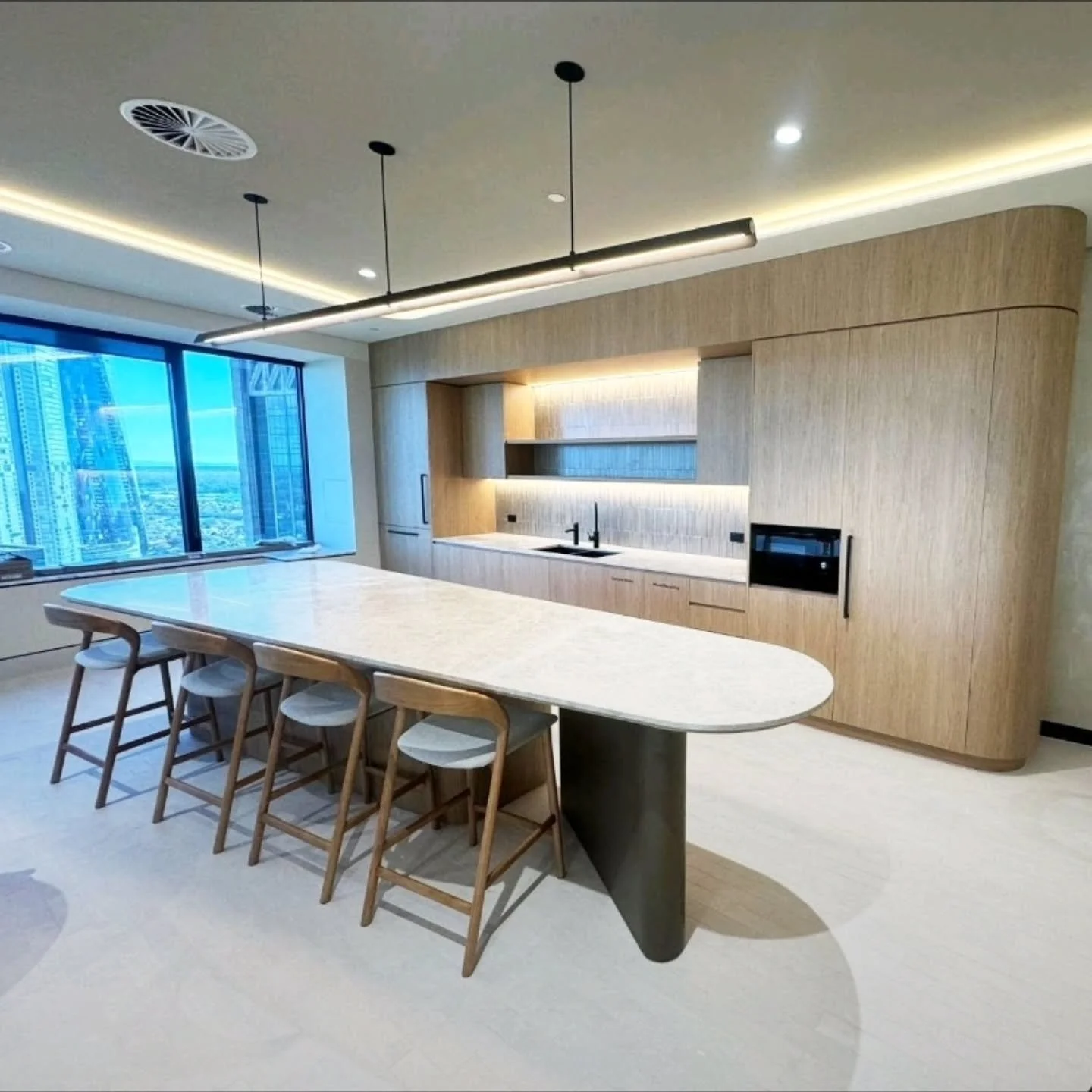 We&rsquo;re pleased to share completion photos of the  next series of spec suites on Level 48 at Australia Square, delivered in collaboration with Girvan Group.

Following on from the L6+7 fit out last year, this stage of the project included custom 