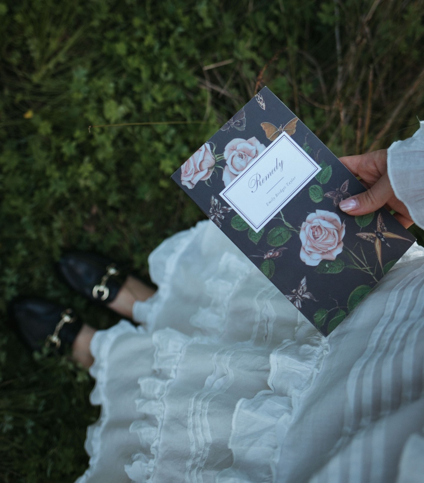 Love is all there is 🖤

Poetry by @emilybridgettaylor from the book REMEDY 📕

Read more at my link in bio 🥀

🦢

#poems #poetry #poem #poetrycommunity #bookish #readersofinstagram #bookstagram #booktok #poetrylovers #poetrycommunity #poetryofinsta