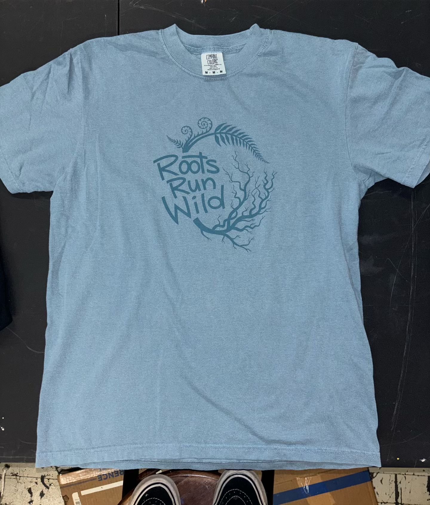@rootsrunwild album is out!! Check out this monochromatic look we did on ice blue @comfort_colors 

Places your orders for November before the holiday season!!