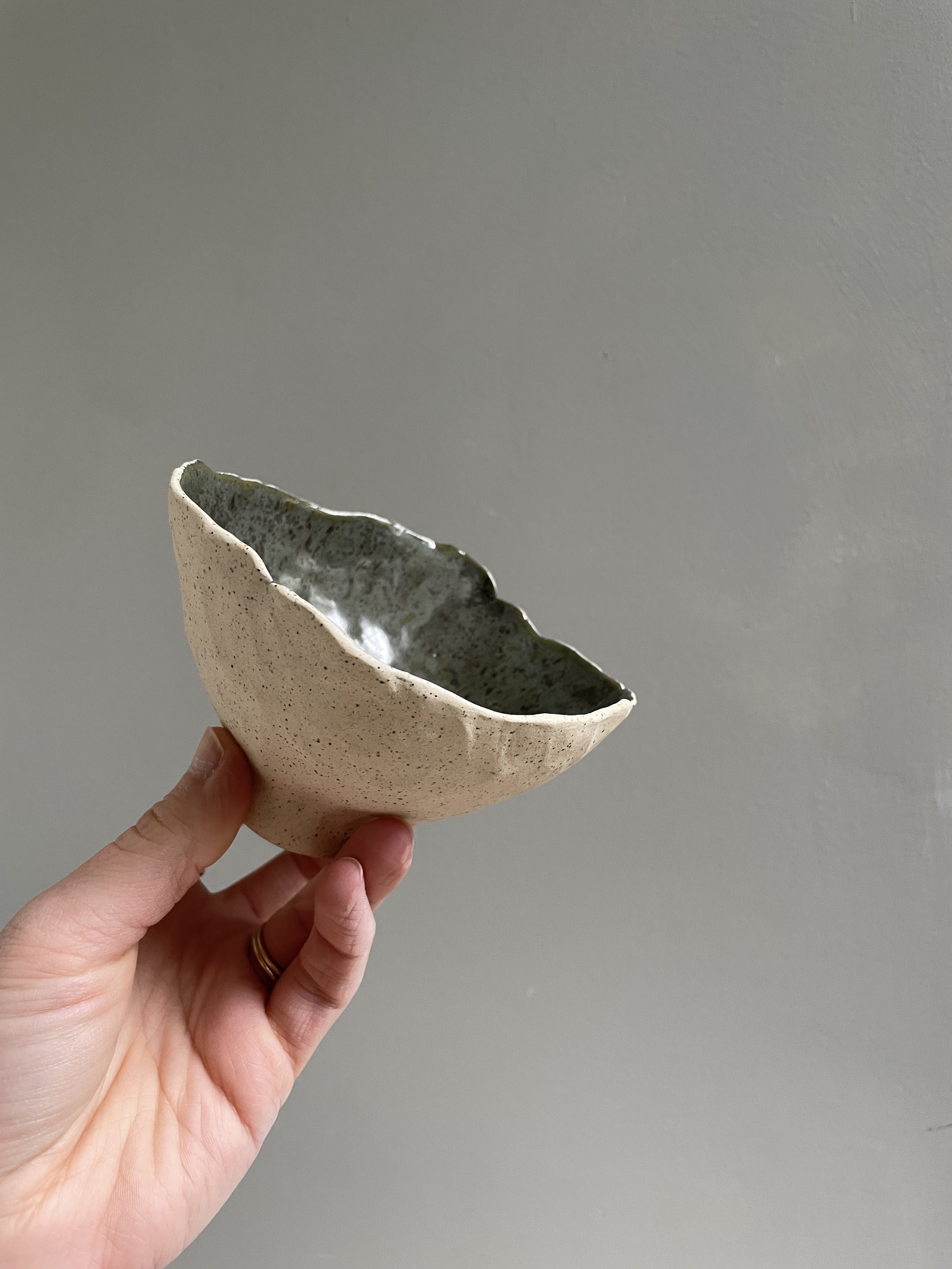 smudge bowl - speckled toad green