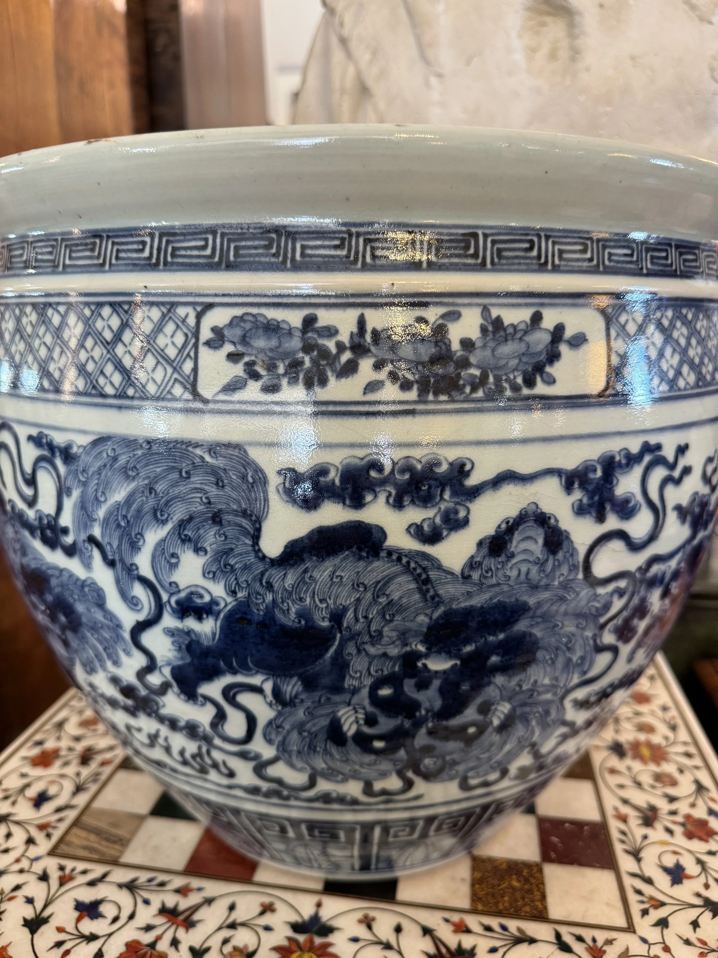 This is a picture of a very decorative large Chinese export porcelain late 19th century fish tank.