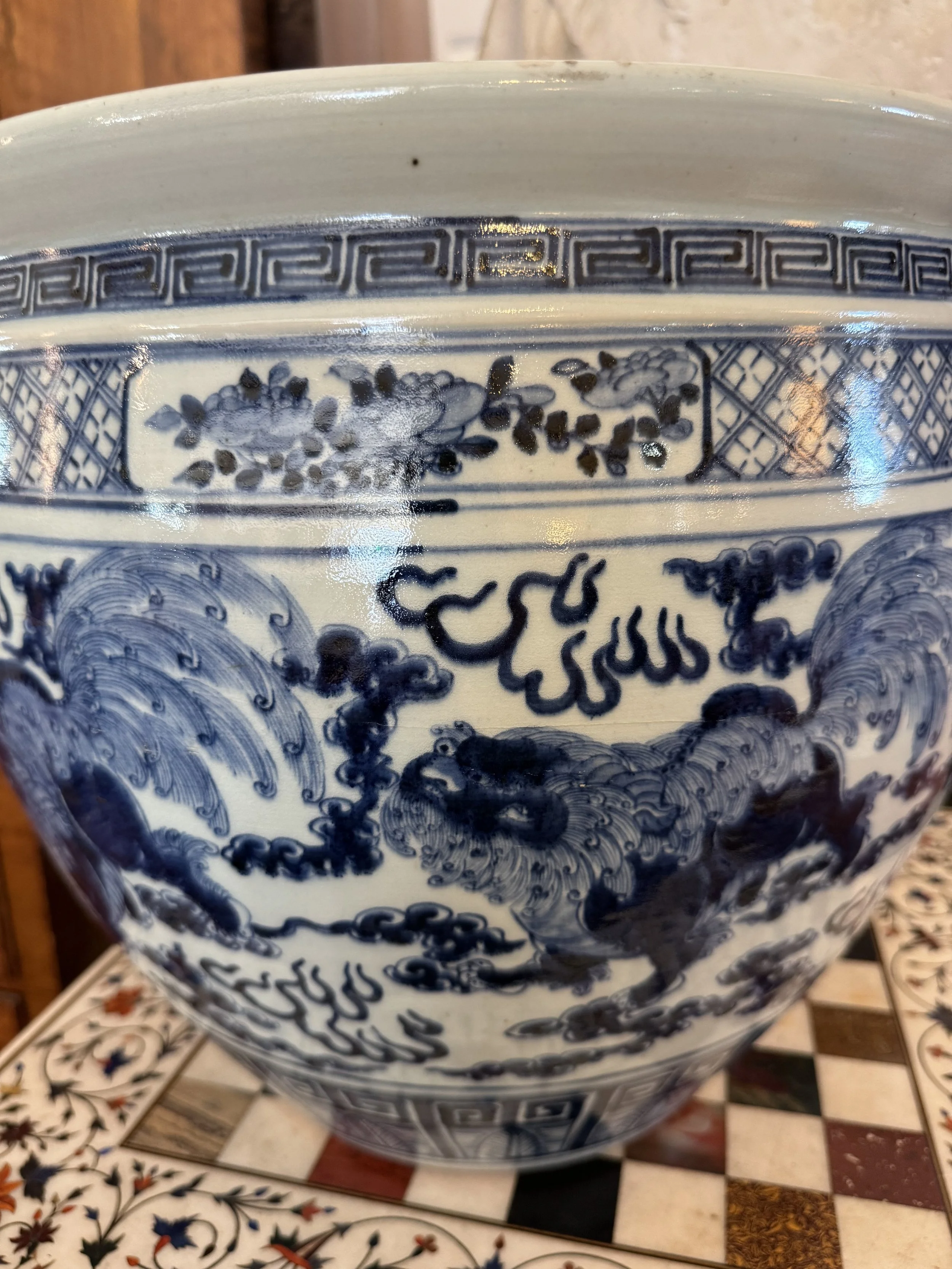 This is a picture of a very decorative large Chinese export porcelain late 19th century fish tank.