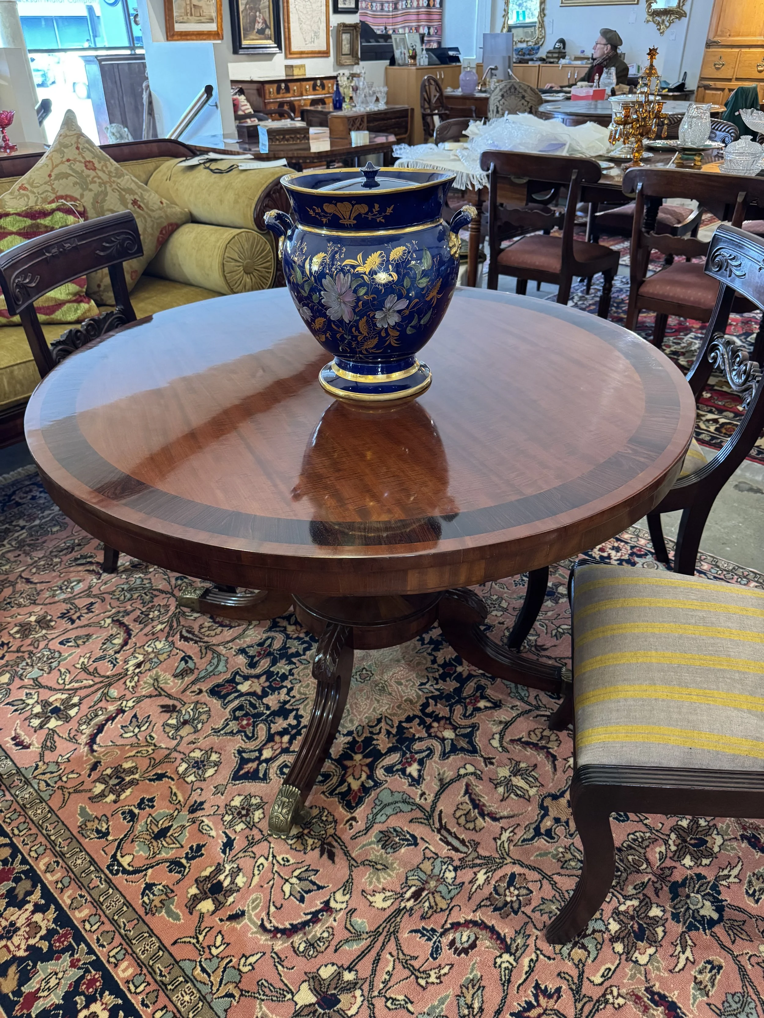 This is a picture of a fabulous antique George IV period figured mahogany cross banded with rosewood breakfast table or centre table c1825.