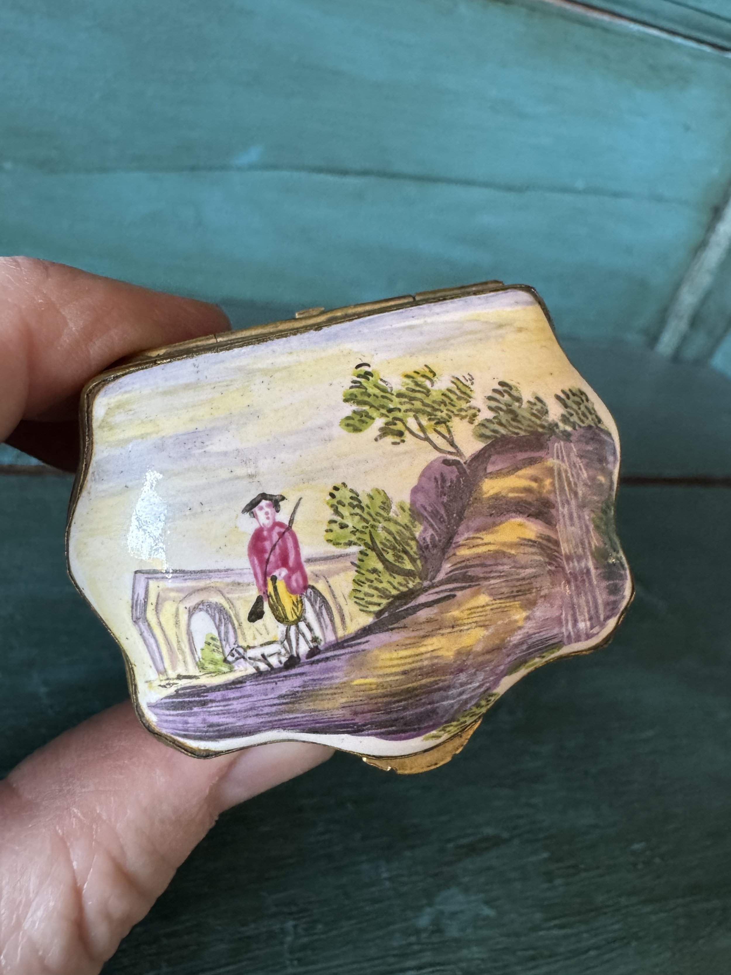 Marseilles faience snuff box