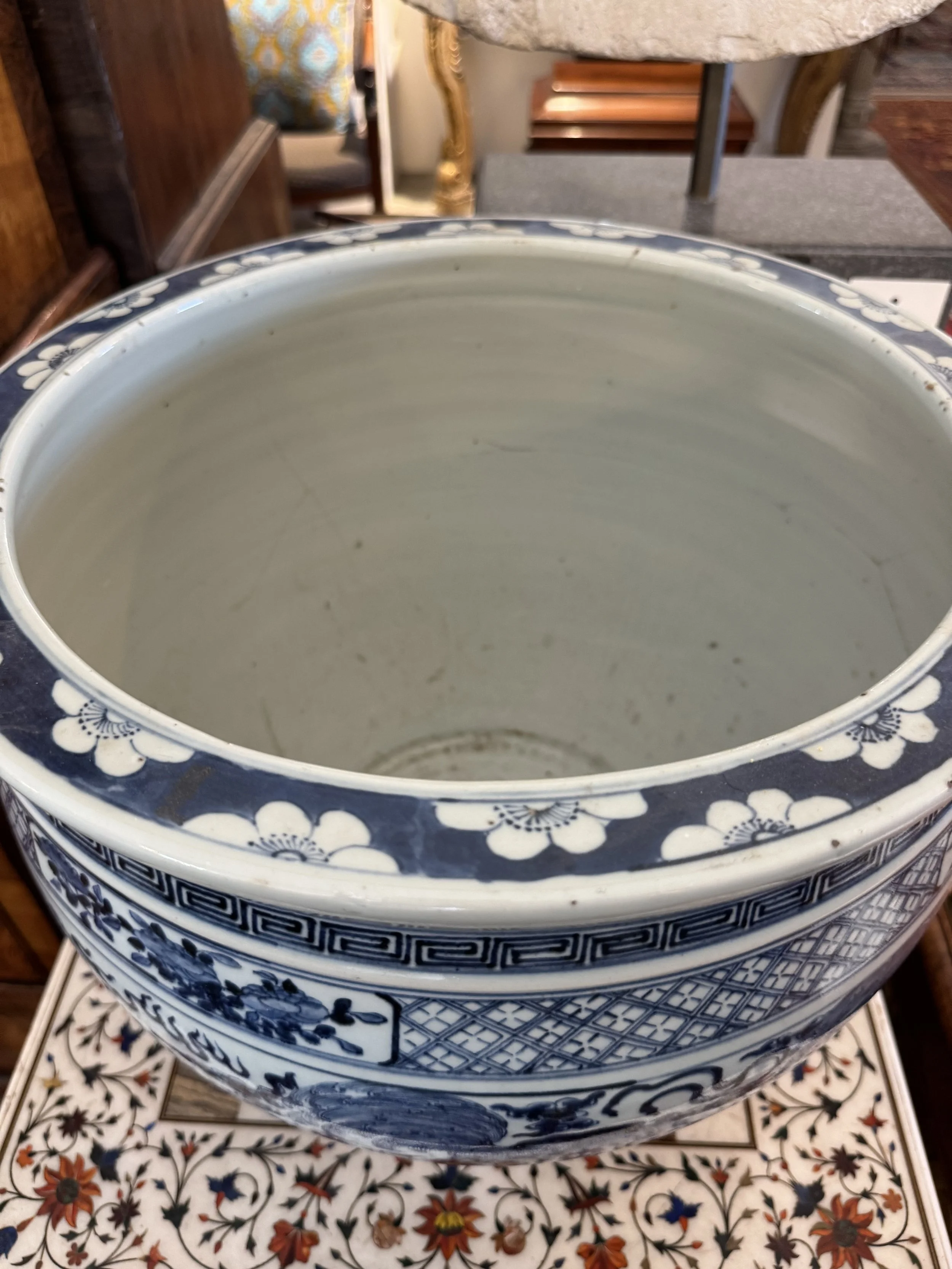 This is a picture of a very decorative large Chinese export porcelain late 19th century fish tank.