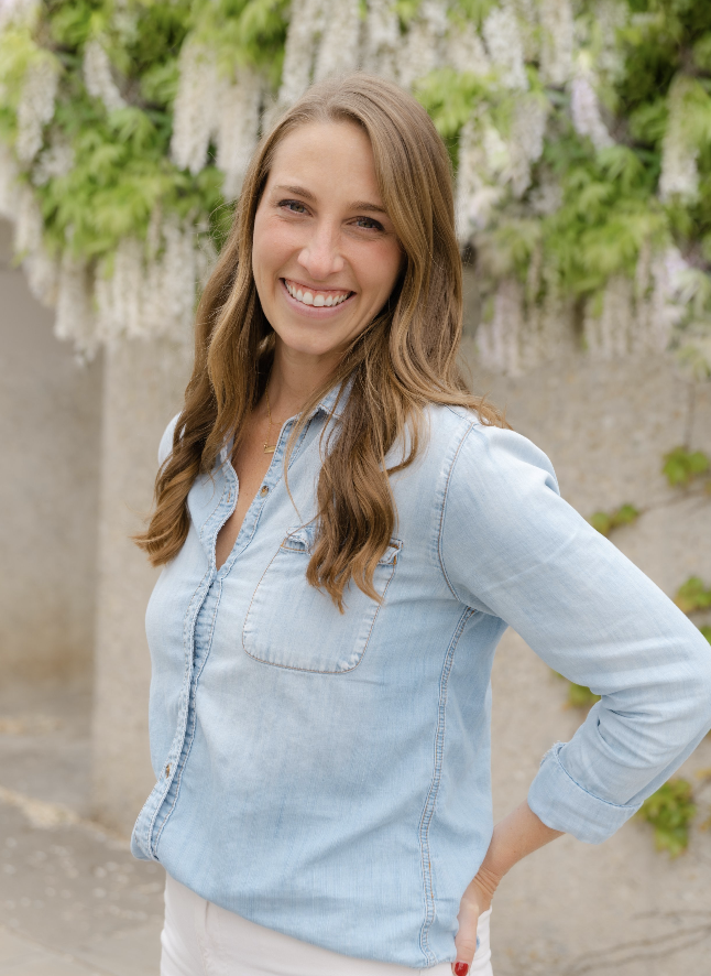 Bilingual perinatal therapist Annie Dreese providing EMDR therapy in Santa Barbara, California