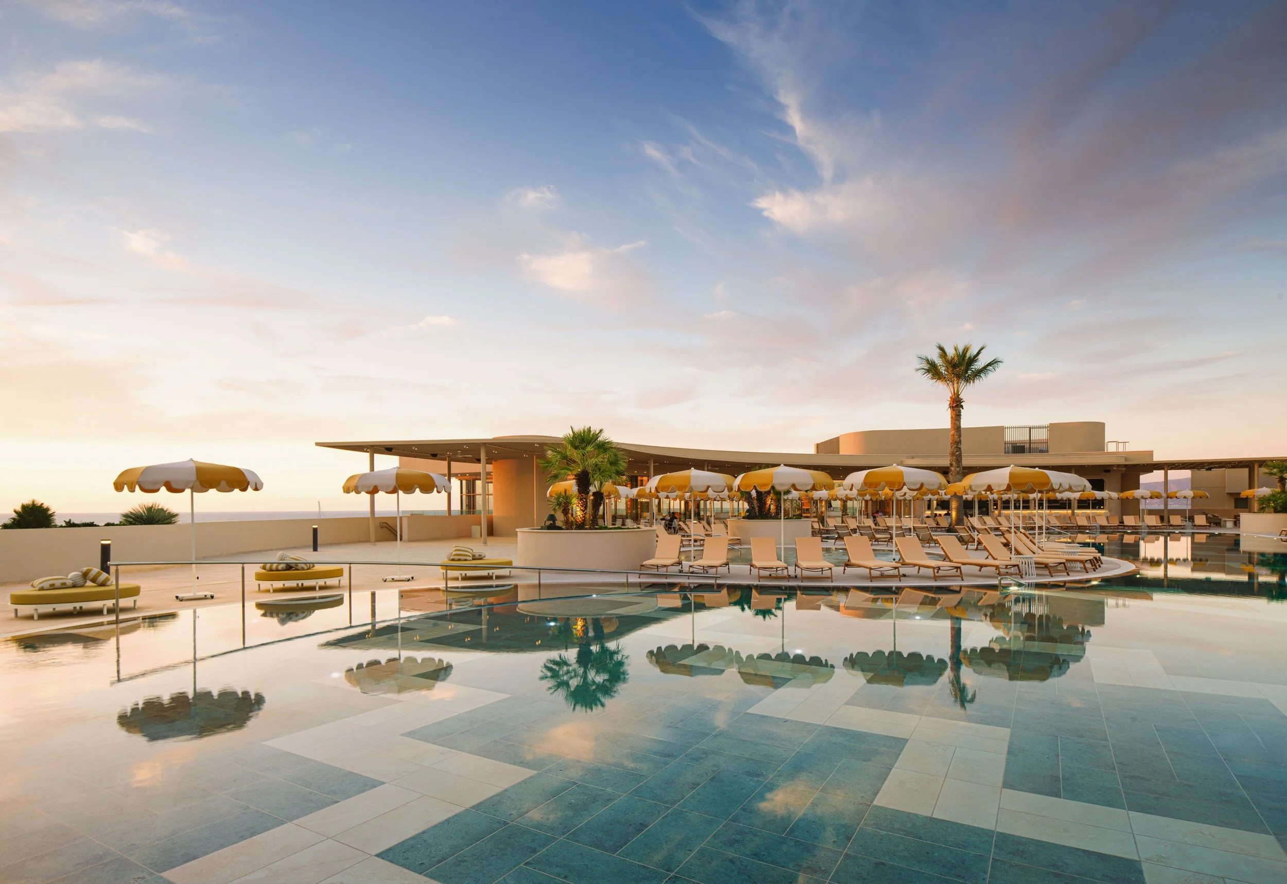 Nalu_pool_area_0009.jpg