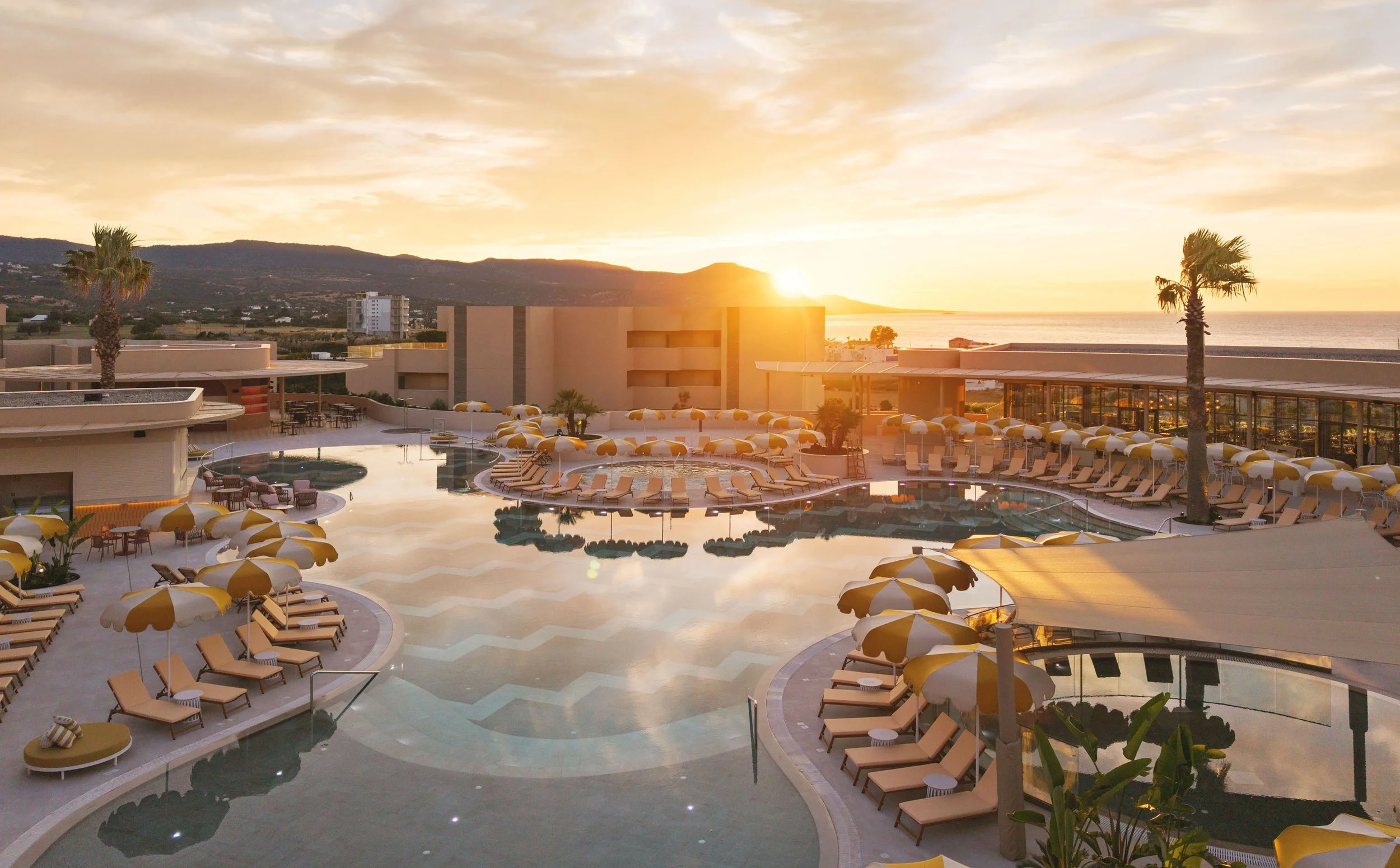 Nalu_pool_area_0003.jpg