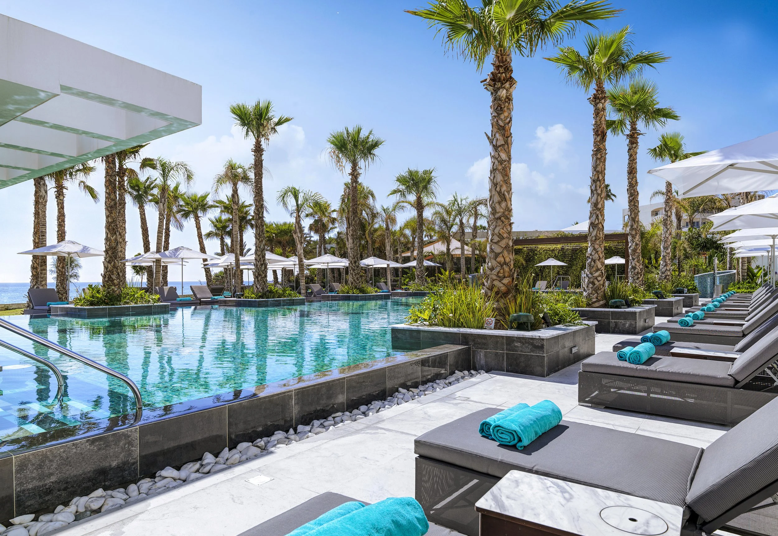 saffire_pool_001.jpg