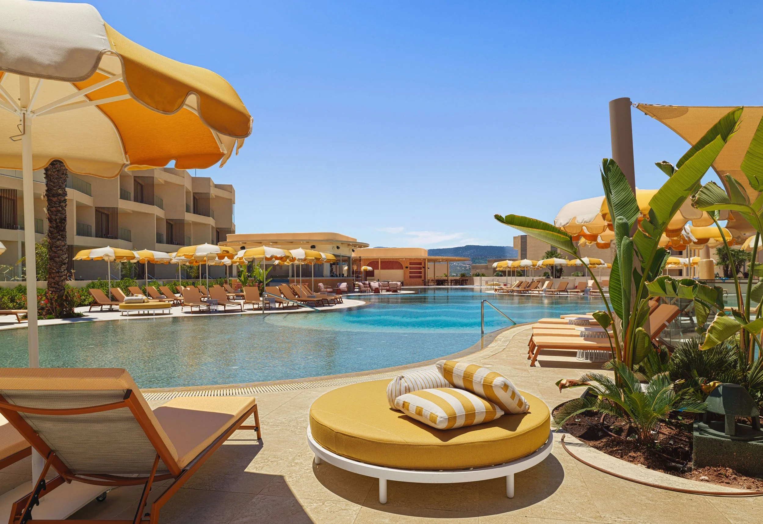 Nalu_pool_area_0013.jpg