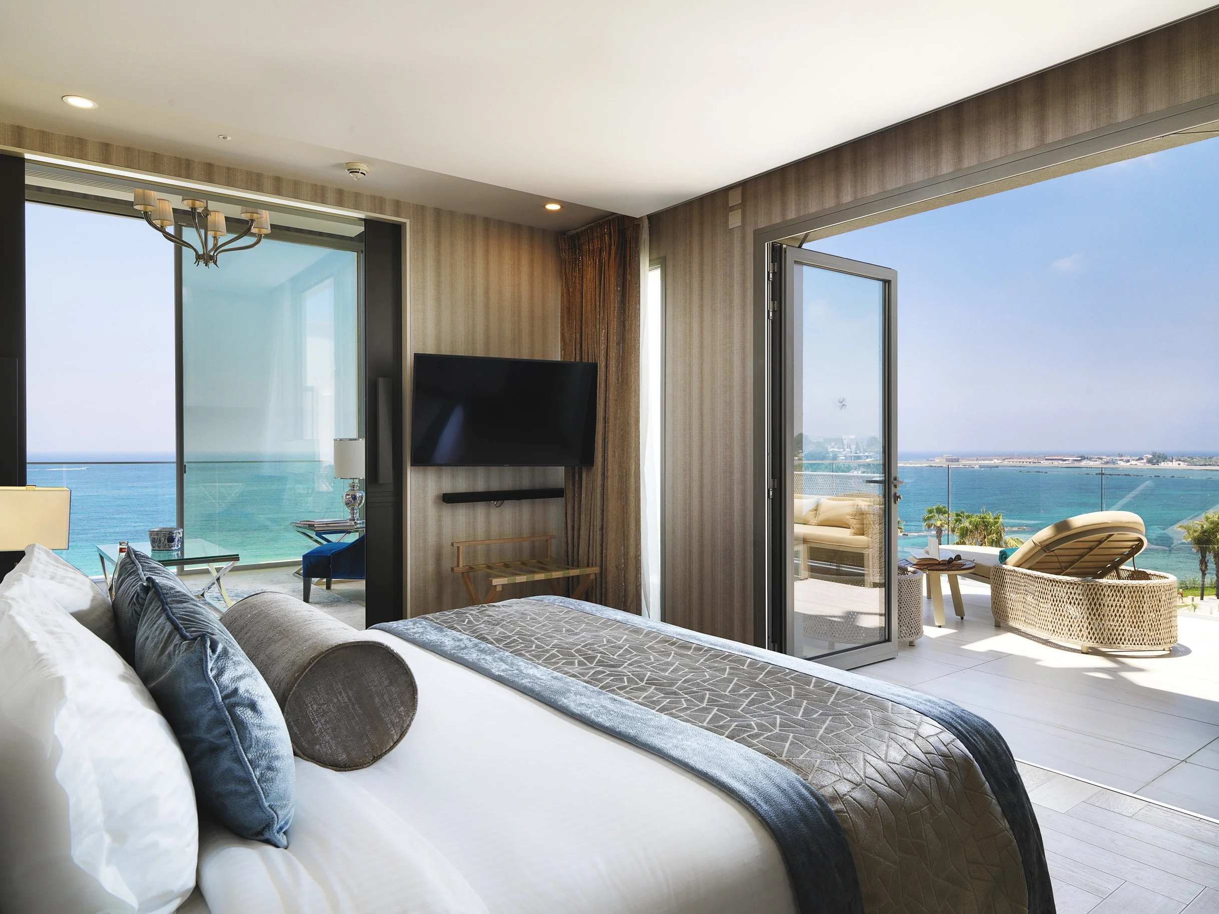 executive_suite_0004.jpg