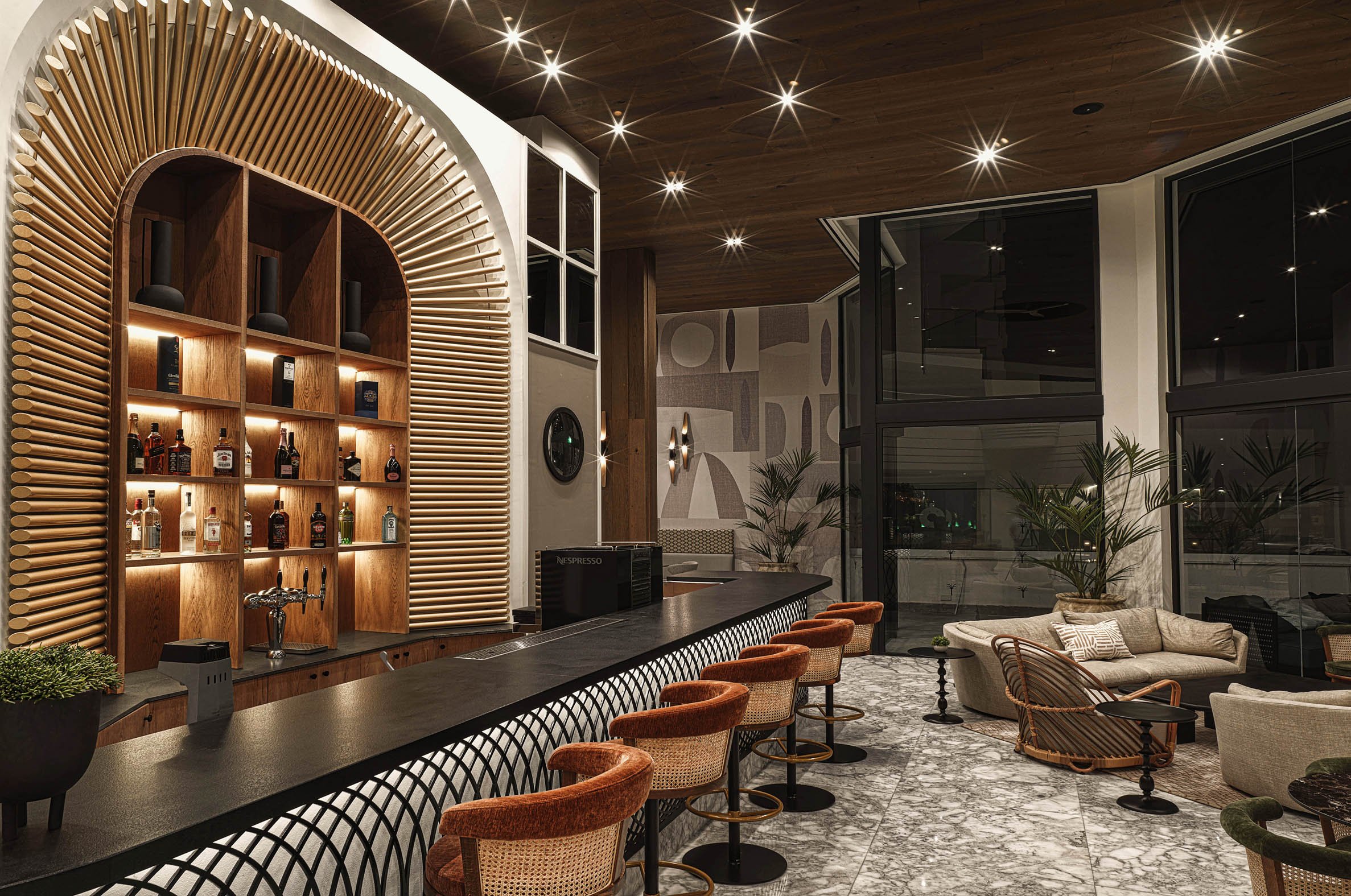 GrandResort_lobby_area_0013.jpg