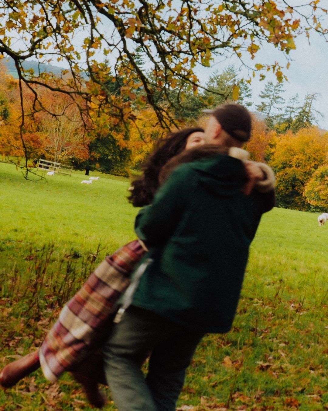 TAKE THE PHOTOGRAPHS 📸
Hire a photographer or do them yourself just take the bloody photographs!! 🙏 As a momentum, a memory of this season in your life, a celebration of yourself, a gift to your future self. 
Thanks my love for always following me 