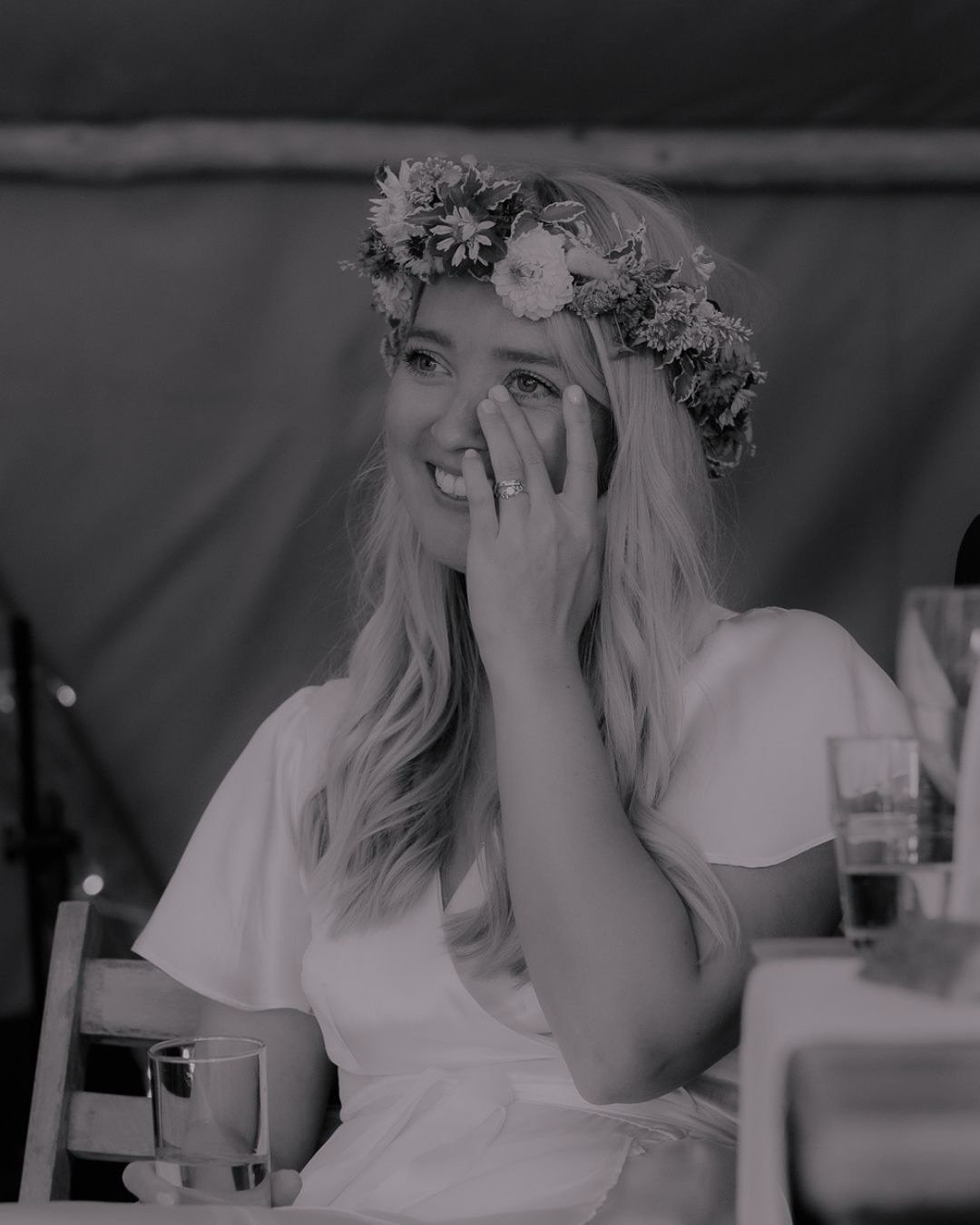 On your wedding day I have one goal chase the emotion 🥹 
I had a call for a lovely London wedding today and the couple asked me what kind of photos we should make in the town hall, well none I want you to enjoy these precious and oh so rare moments 