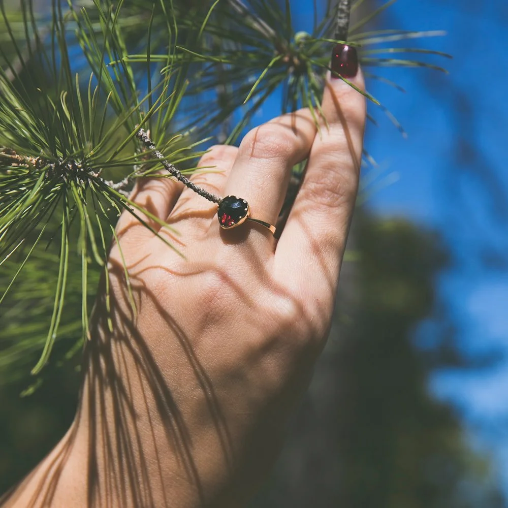 C&rsquo;est l&rsquo;histoire d&rsquo;une transmission depuis 4 g&eacute;n&eacute;rations&hellip; un endroit o&ugrave; moi-m&ecirc;me j&rsquo;ai appris &agrave; faire les paquets cadeaux avec ma grande-tante, s&oelig;ur de ma grand-m&egrave;re materne