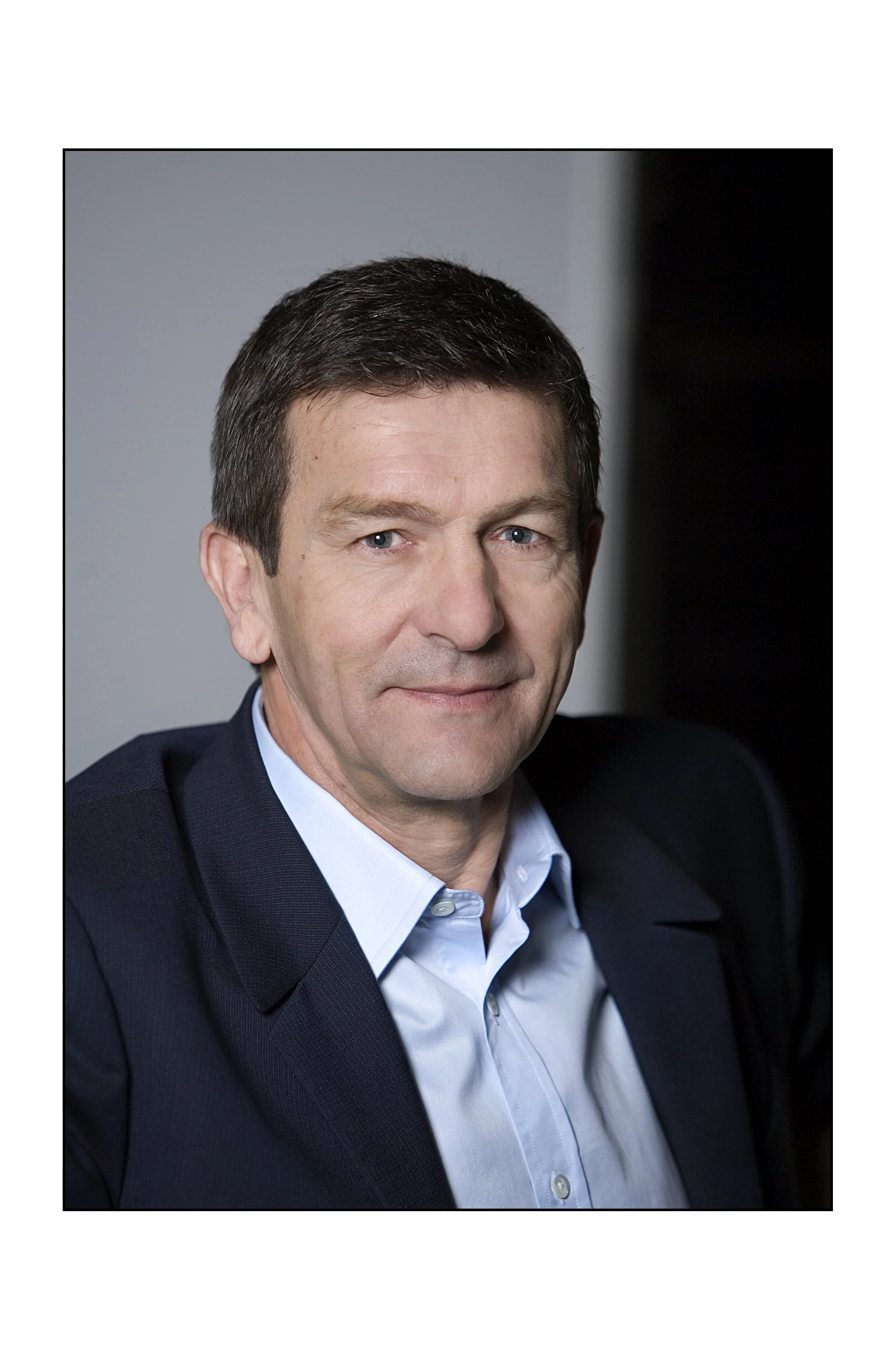 portrait, portrait institutionnel, luxe, image de marque, identité visuelle, corporate branding, Azzaro, Thierry Mugler, Clarins Parfums, Swarovski, Dolce & Gabbana, Guerlain, Angel, Helene Darroze