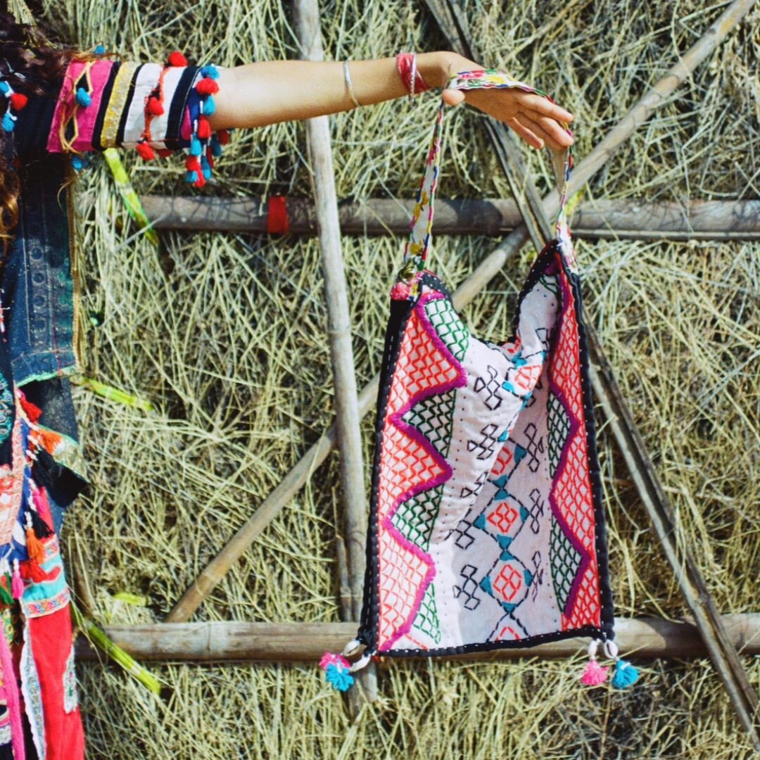 16F45E8C-EEC4-4267-A3B4-331B0A99E47A