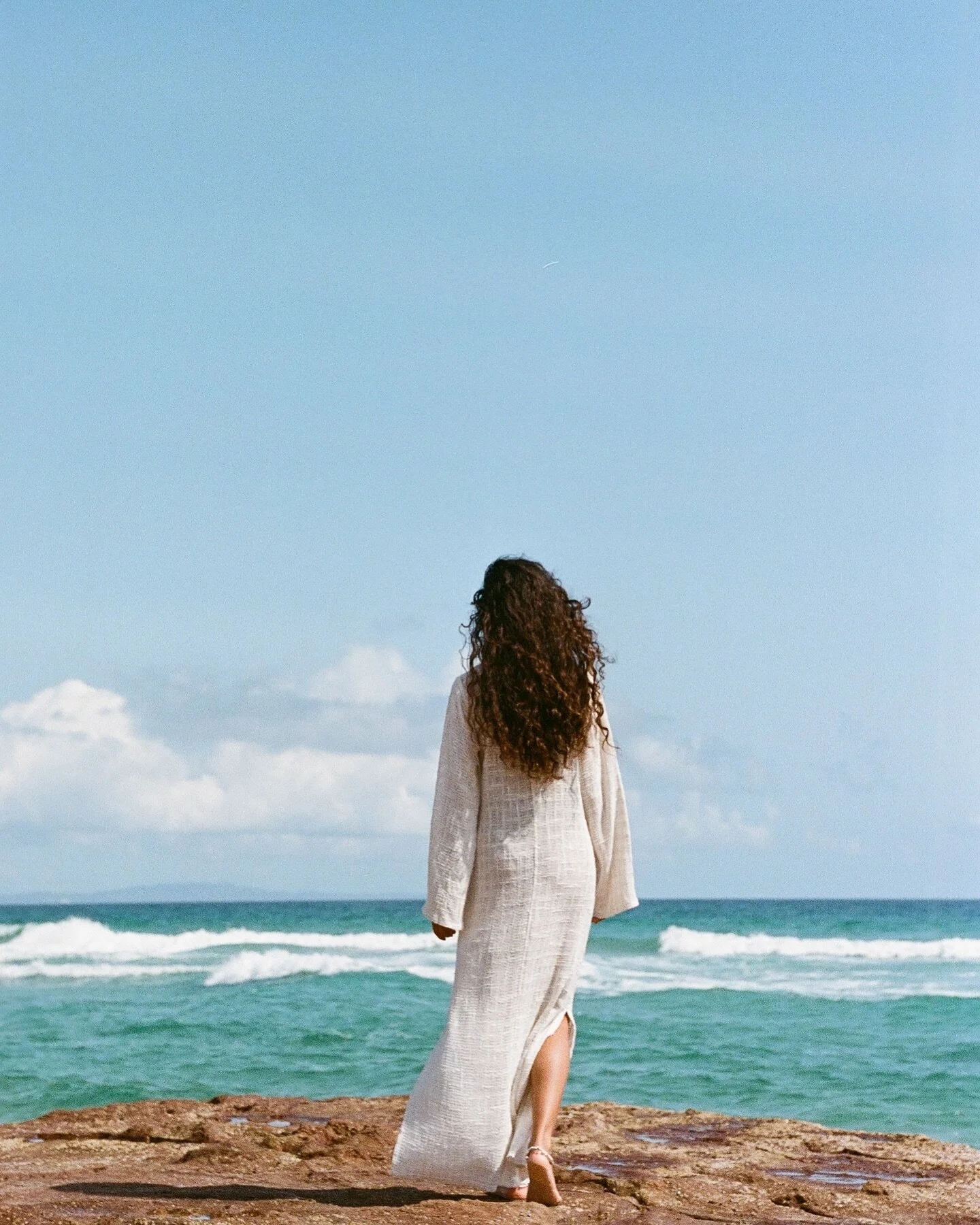 The Rekah Dress&hellip; handcrafted in the Thar Desert, supporting the livelihoods of women and children of the Kalbeliya tribe. 
Limited pieces available, worldwide shipping 🌎