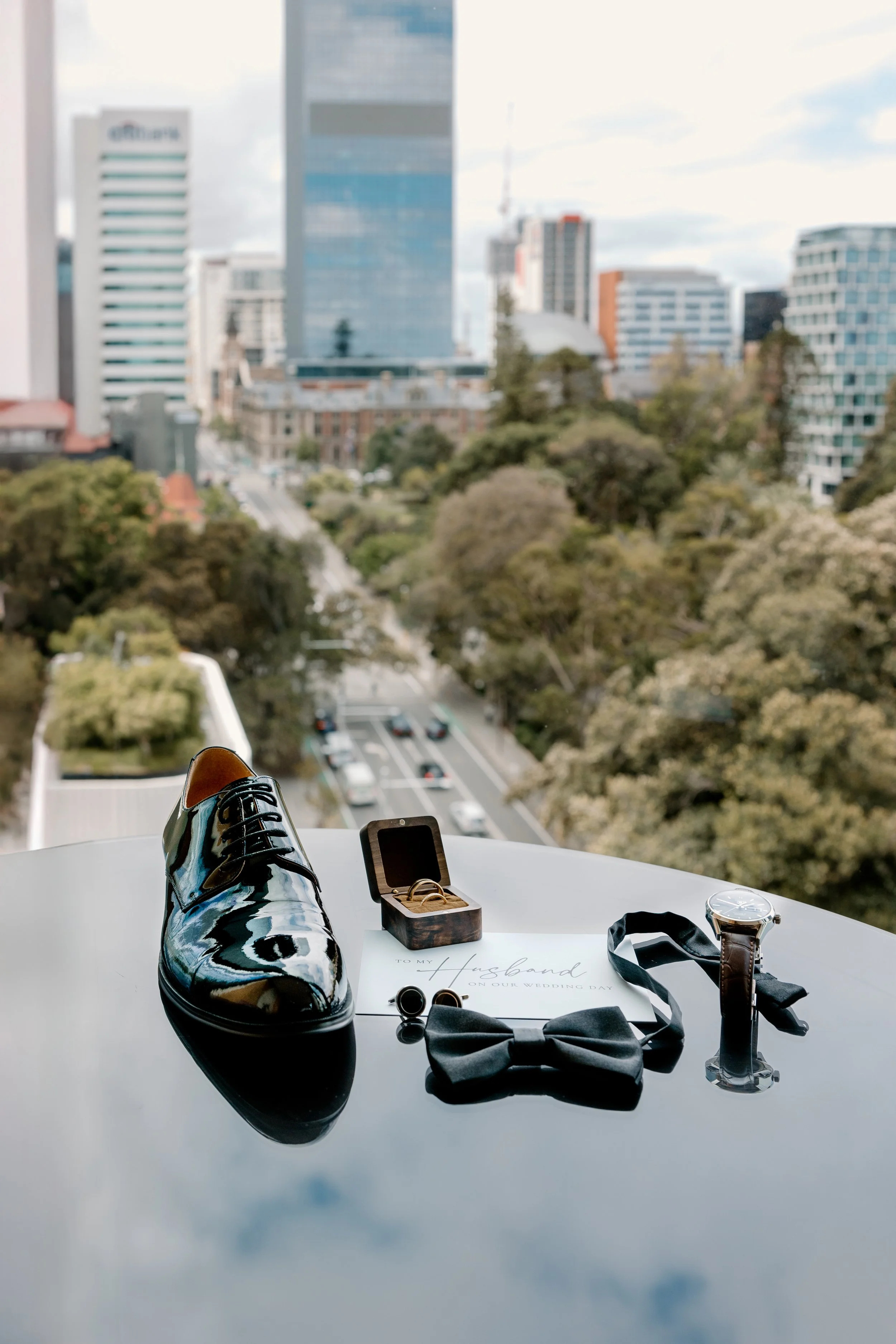 groom getting ready at perth hotel.jpg