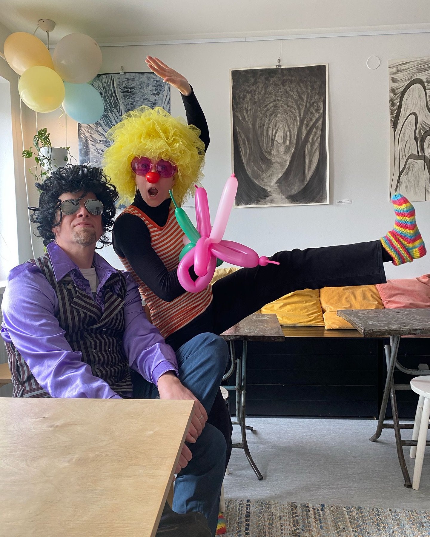 Onneksi olkoon meid&auml;n Kohtaus 10v 🫶🏼

Kiitos kaikille vieraille vappuaaton ihanista juhlista! Upeat esiintyj&auml;t, makeat munkit ja ilmapallot! 🎊 

❤️&zwj;🔥❤️&zwj;🔥❤️&zwj;🔥