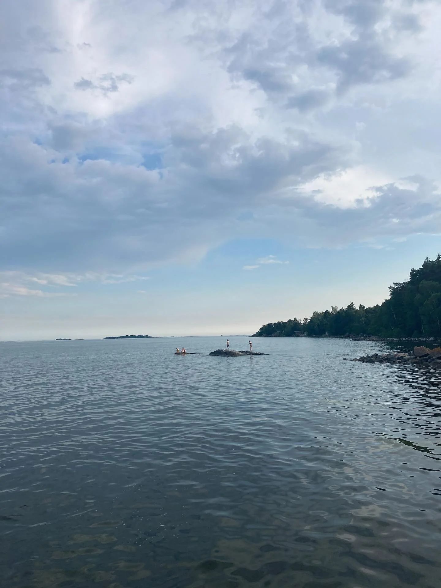 Uutela 🫶

Parasta oli kaikki, mutta erityisesti 
🐬💦 meri ja sauna oli best
🌴riippumatto oli best
🪸yhteinen tekeminen oli best
🫶tyypit oli tietty bestest

Kiitos @nuorten.helsinki