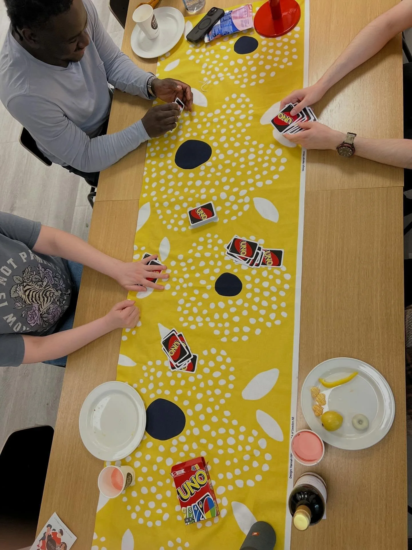 Tunnelmia Tapulin POP-UP Kohtaukselta. ✨

Ollaan herkuteltu, taiteiltu, pelailtu ja otettu iisisti. V&auml;h&auml;n parannettu maailmaakin v&auml;lill&auml;. 🌎

Meid&auml;t l&ouml;yt&auml;&auml; ihan Puistolan aseman kupeesta, osoitteesta Maatullina