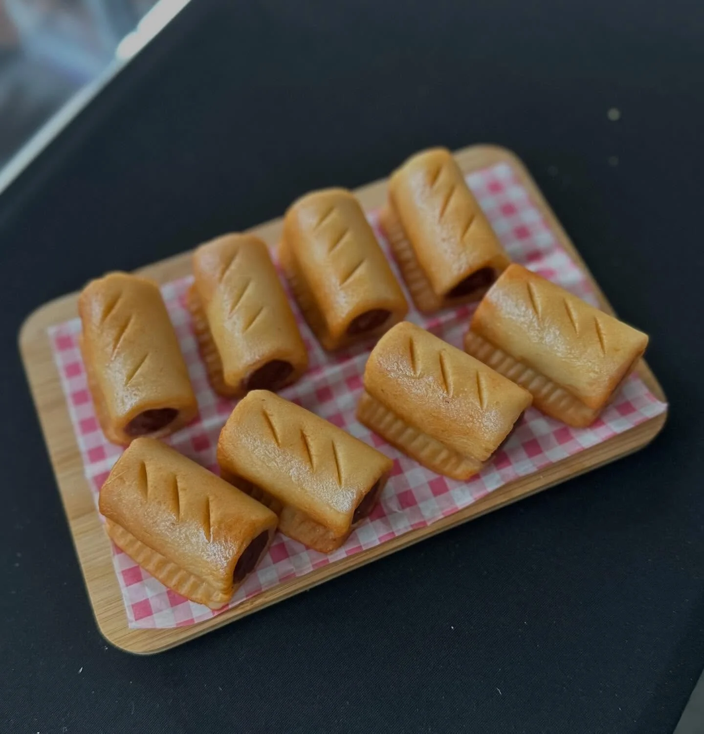 All set up in Haslemere for @swsfarmersmarkets .
Here til 2!
#marzipan #eastrertreats #mothersday