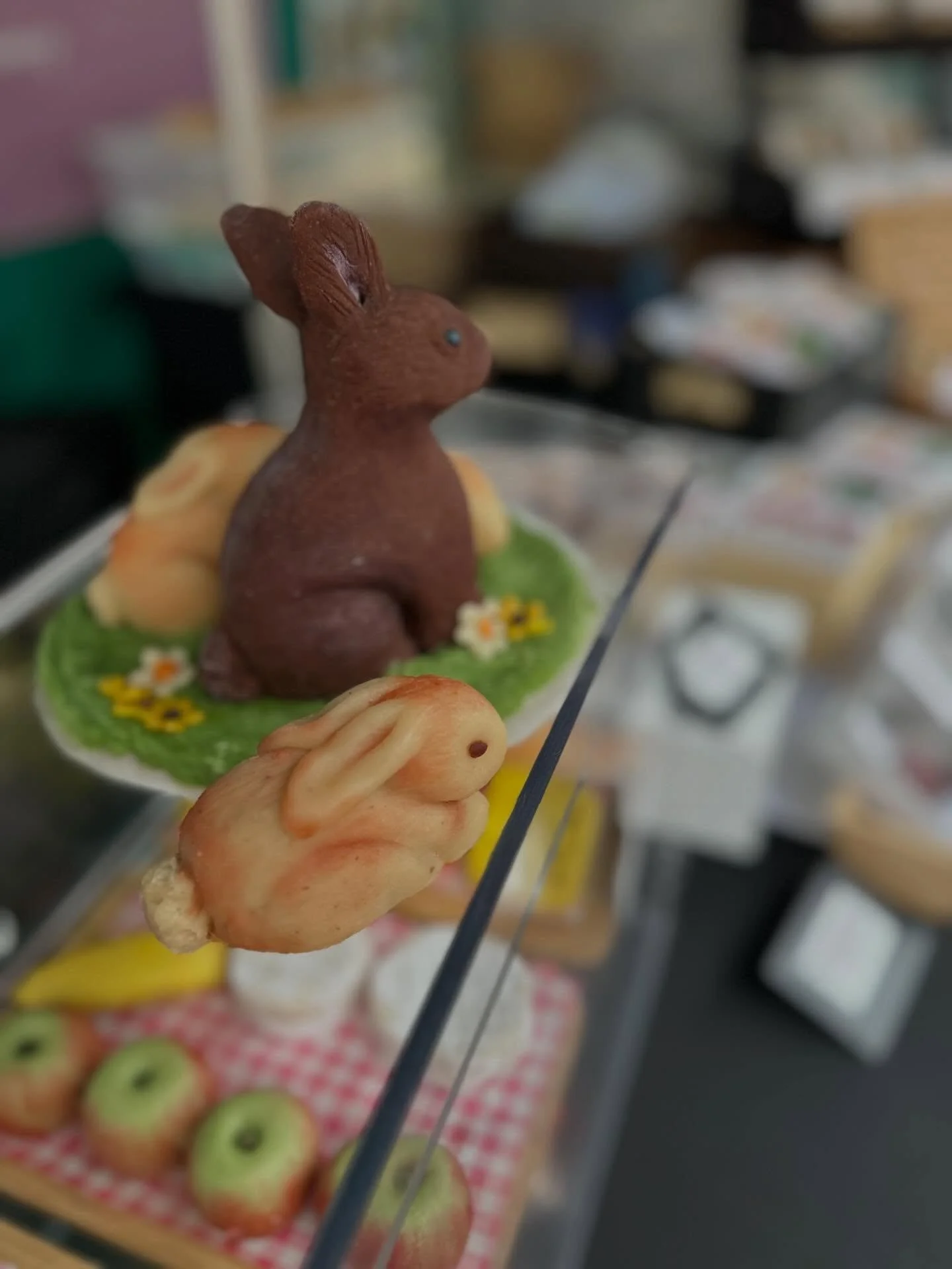 The bunnies are making their final Easter appearance today @chichesterdc Farmers Market. 
You can find us outside Lloyds with a load of marzipan goodies!
#marzipan #eastermarzipan #marzipancreations