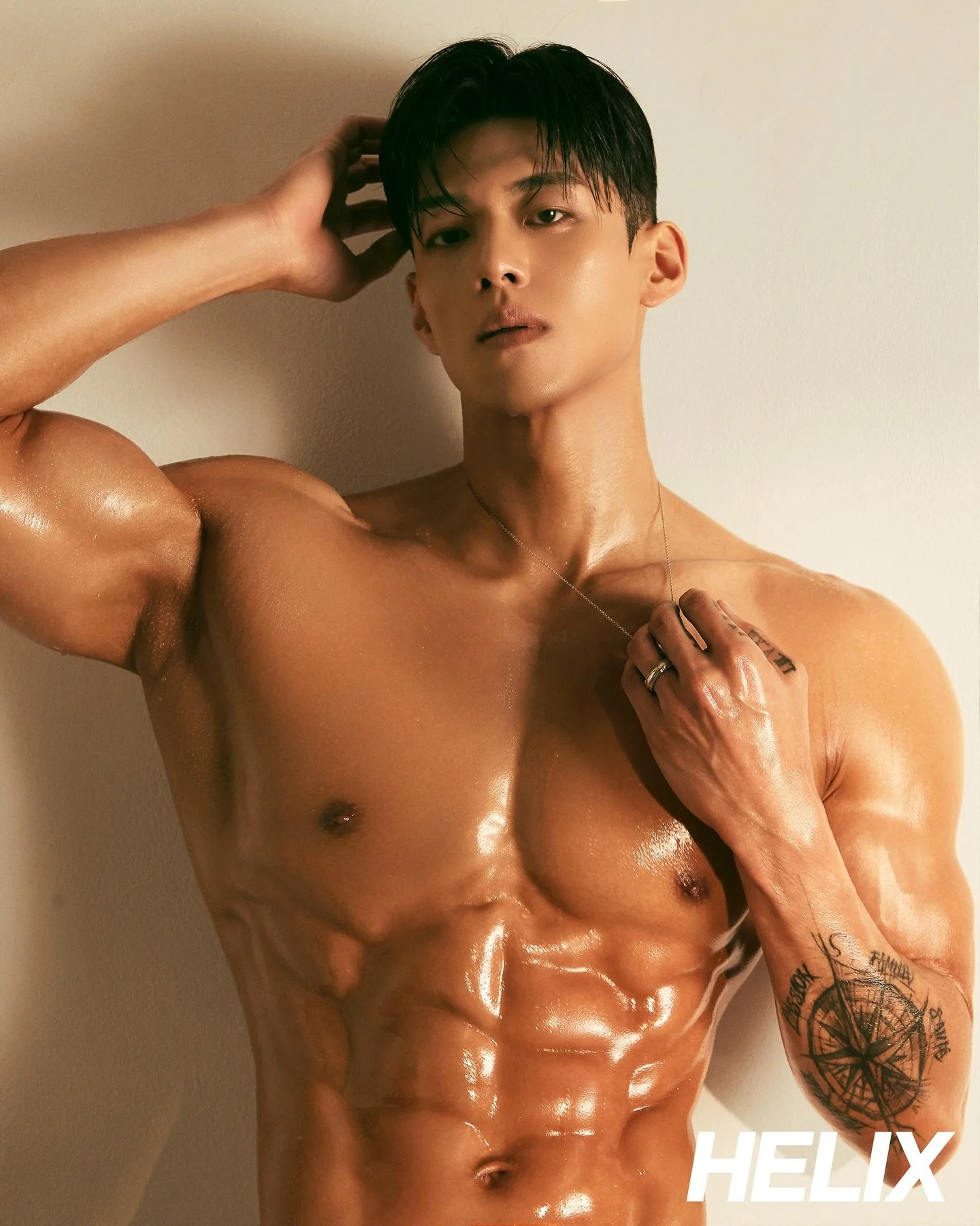 Photographer 서윤우 @seoyoonwoo
Hair Makeup @youngha_xox 
Model @msccc_ 

🗓예약문의
카카오채널 &lt; HELIX Studio 헬릭스스튜디오 &gt;

#Studiohelix #헬릭스스튜디오 #헬릭스 #Helix
#바디프로필 #바디화보 #바디프로필컨셉 #남자바디프로필