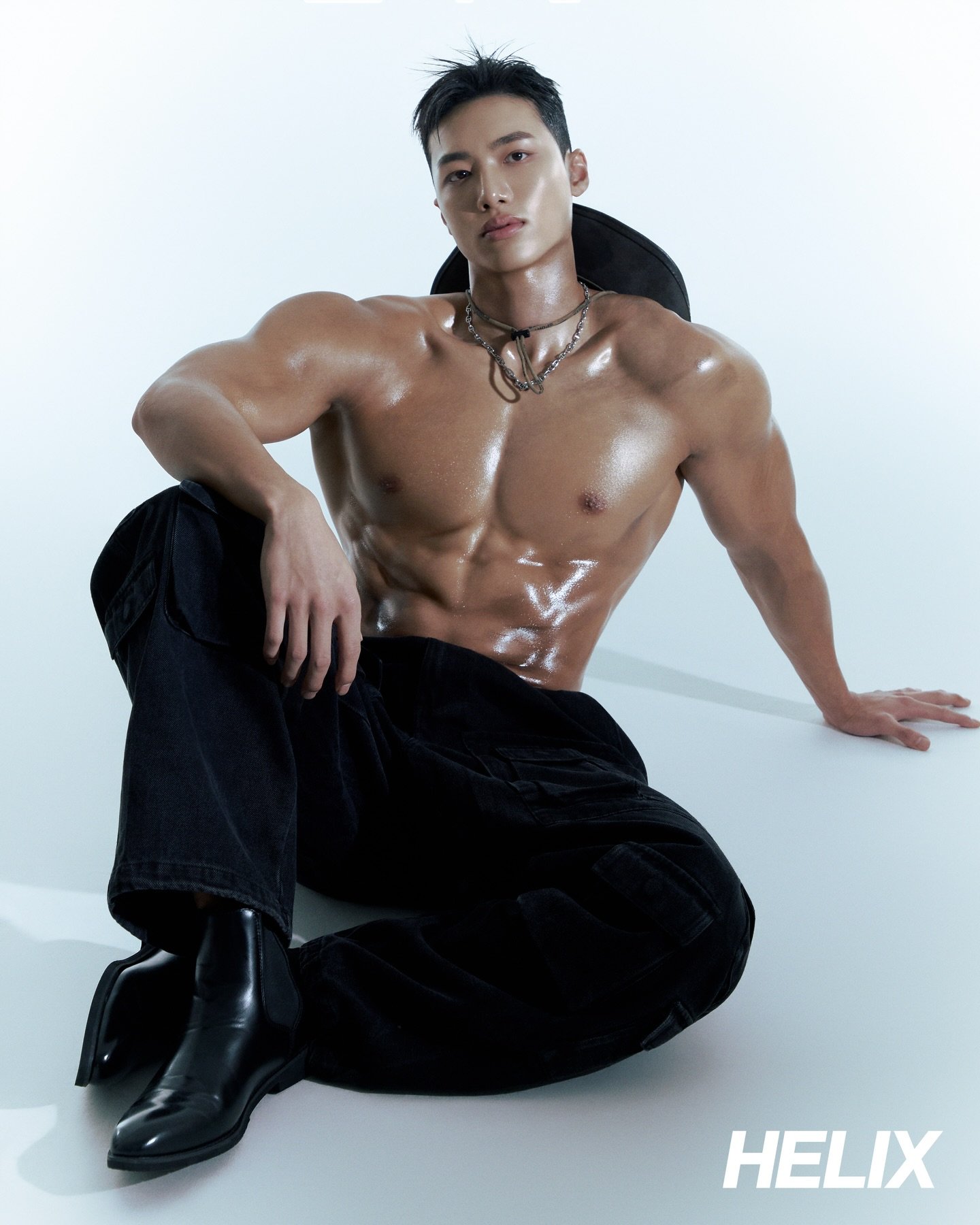 Photographer 서윤우 @seoyoonwoo
Model @tanjjunn 

🗒️Contact
카카오채널 < HELIX Studio 헬릭스스튜디오 >

#헬릭스스튜디오 #바디프로필 #남자바디프로필
