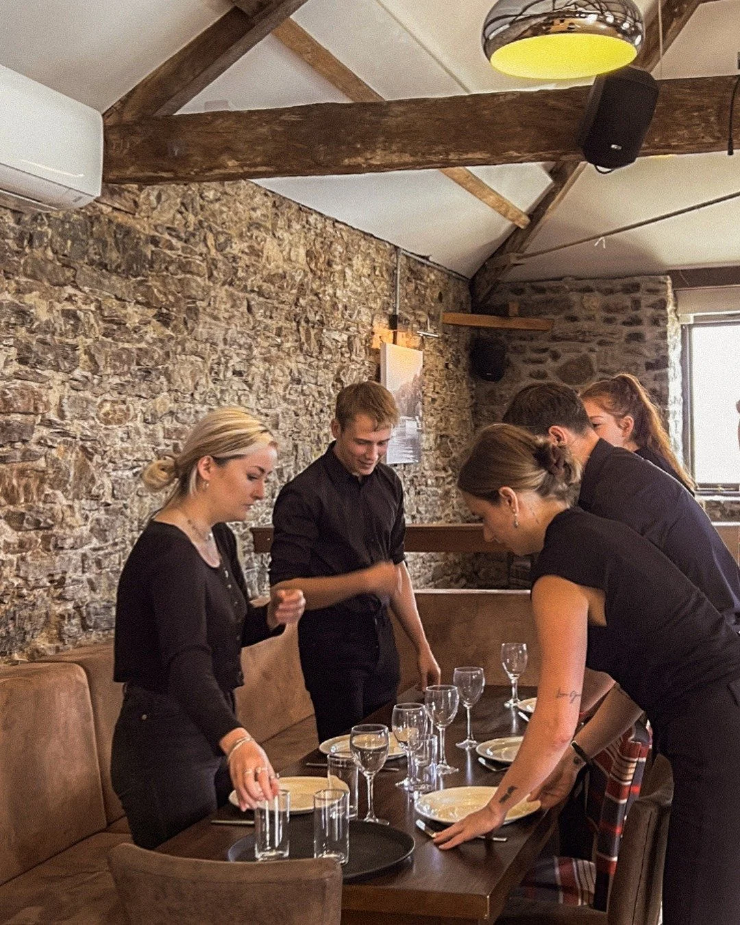 Good events rely on well-trained people.

At Serve, we make sure our team have the skills and experience needed for the job, from bar service and front of house to guest experience and working in live event environments.

We set clear standards, brie