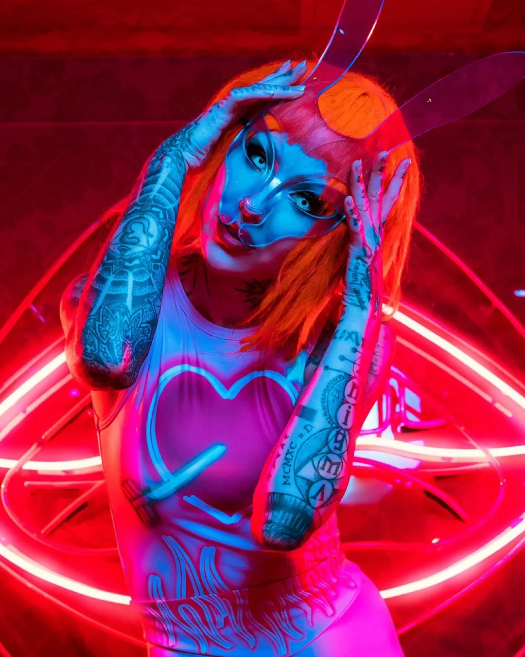 Most memorable shoot, feat.
Model @lux.dinferno 
Venue @dotdot.london
Designer @nymphalondon
...
#model #portrait #photoshoot #scifi #designer #altgirl #photography #retouching #sciencefiction #neon #fashion #surreal #photoshop #portraitpage #portrai