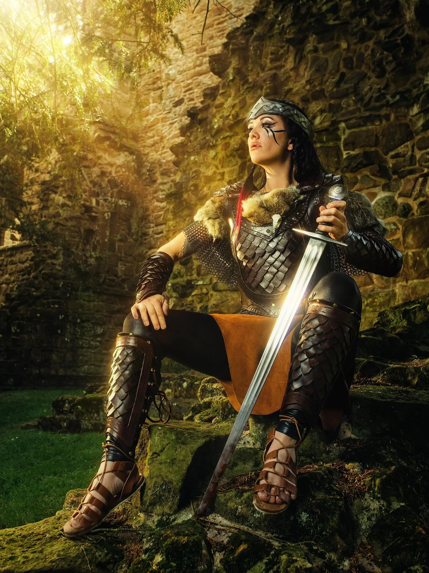 A shoot with @norsedragonarmoury, whose meticulously-designed Viking outfits really have to be admired in the flesh!