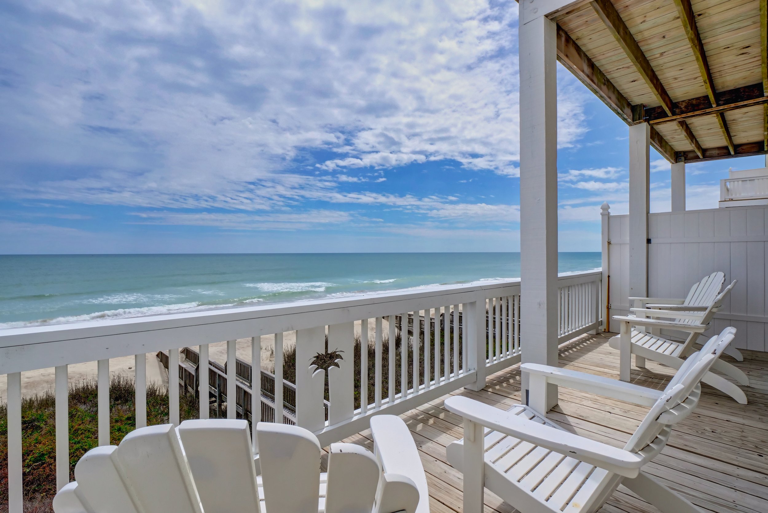 2nd Floor Balcony (King & Queen Rooms Share Balcony)