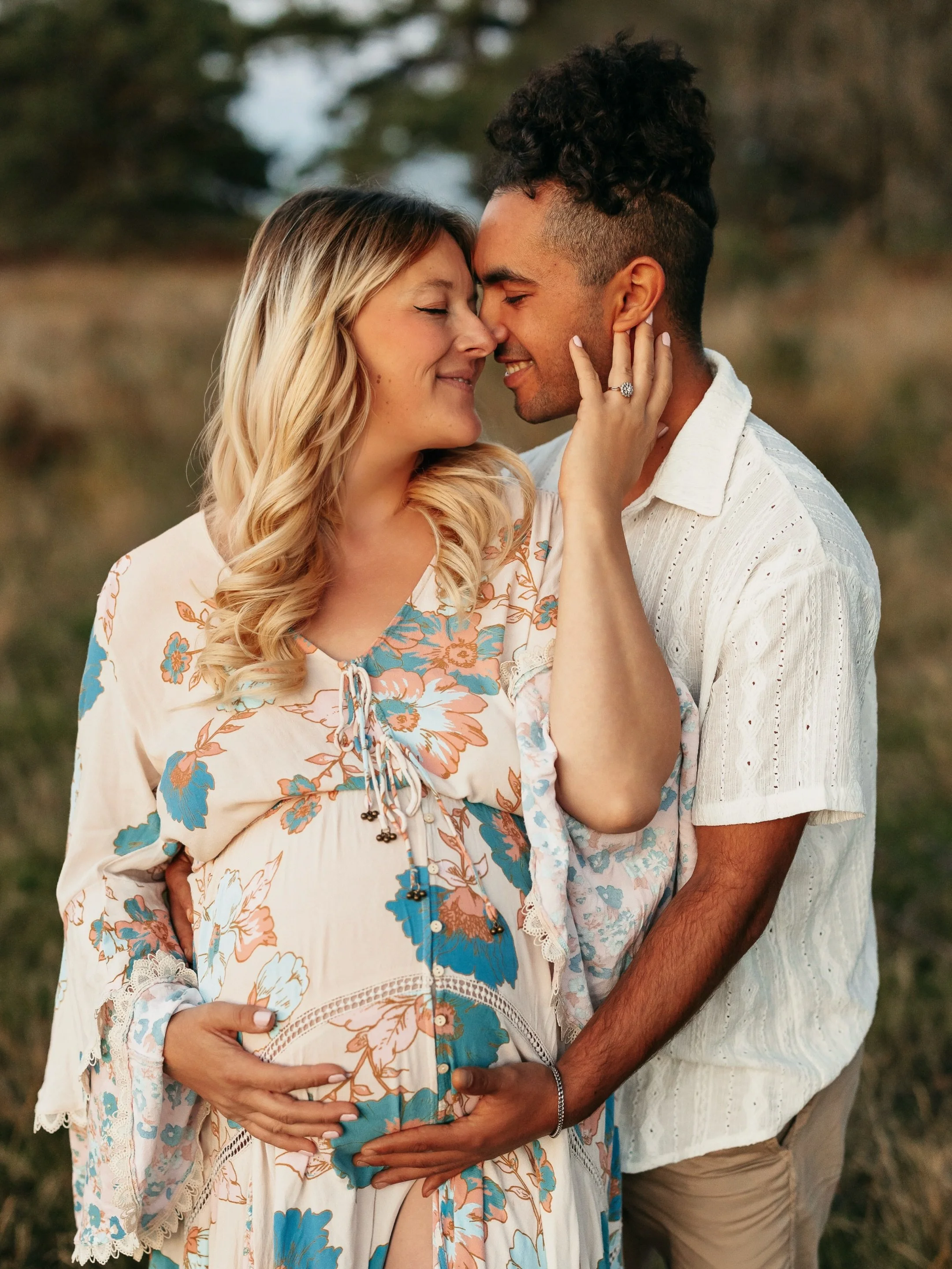 Waiting patiently for their next chapter to begin ✨

.

#maternityphotosession #kentfamilyphotographer #ashdownforest