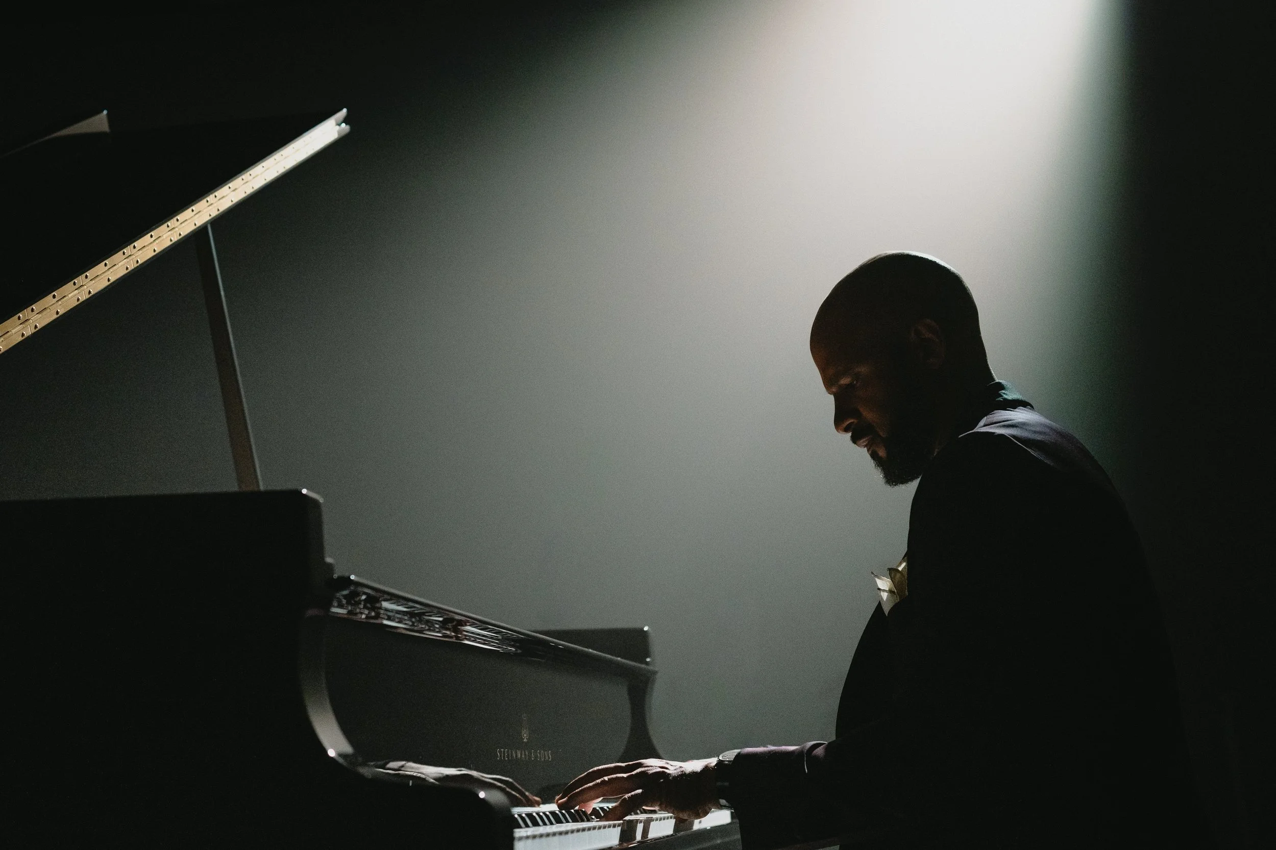SPARK with Barron Ryan: a Pre-LIT Performance (6:30 p.m. show)
