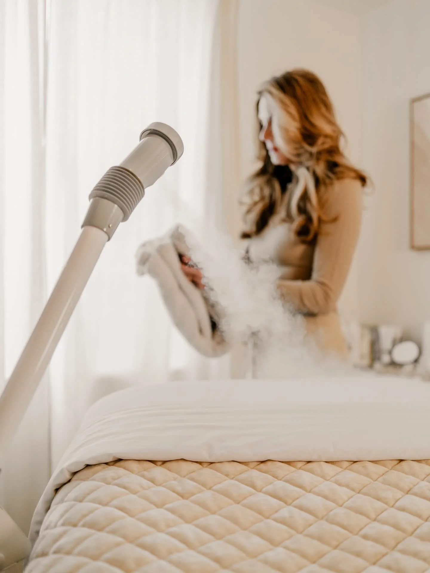 As summer fades, our skin craves something different— nourishment, renewal & a softer rhythm. π
At Alpenglow, facials aren’t about chasing trends. They’re about restoring balance, calming stress, and giving your skin the care