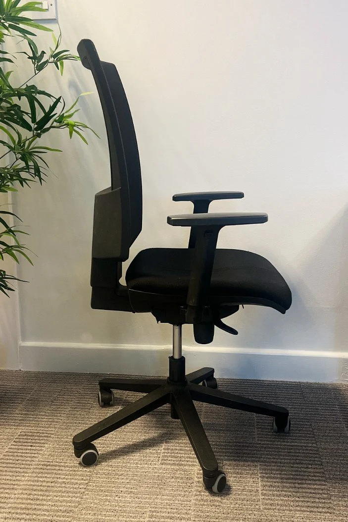 Used black mesh back taask swivel chair 2.jpg