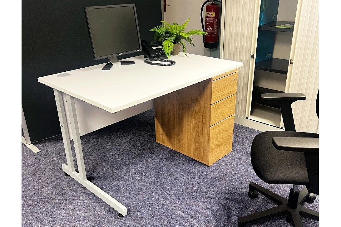 White office cantilver desk and drawers 1a.jpg