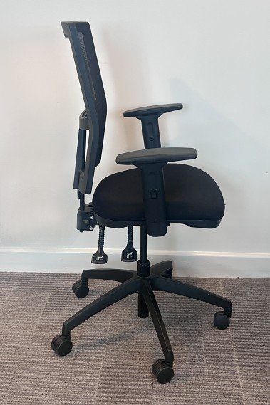 Used mesh back swivel 2 - Copy.jpg