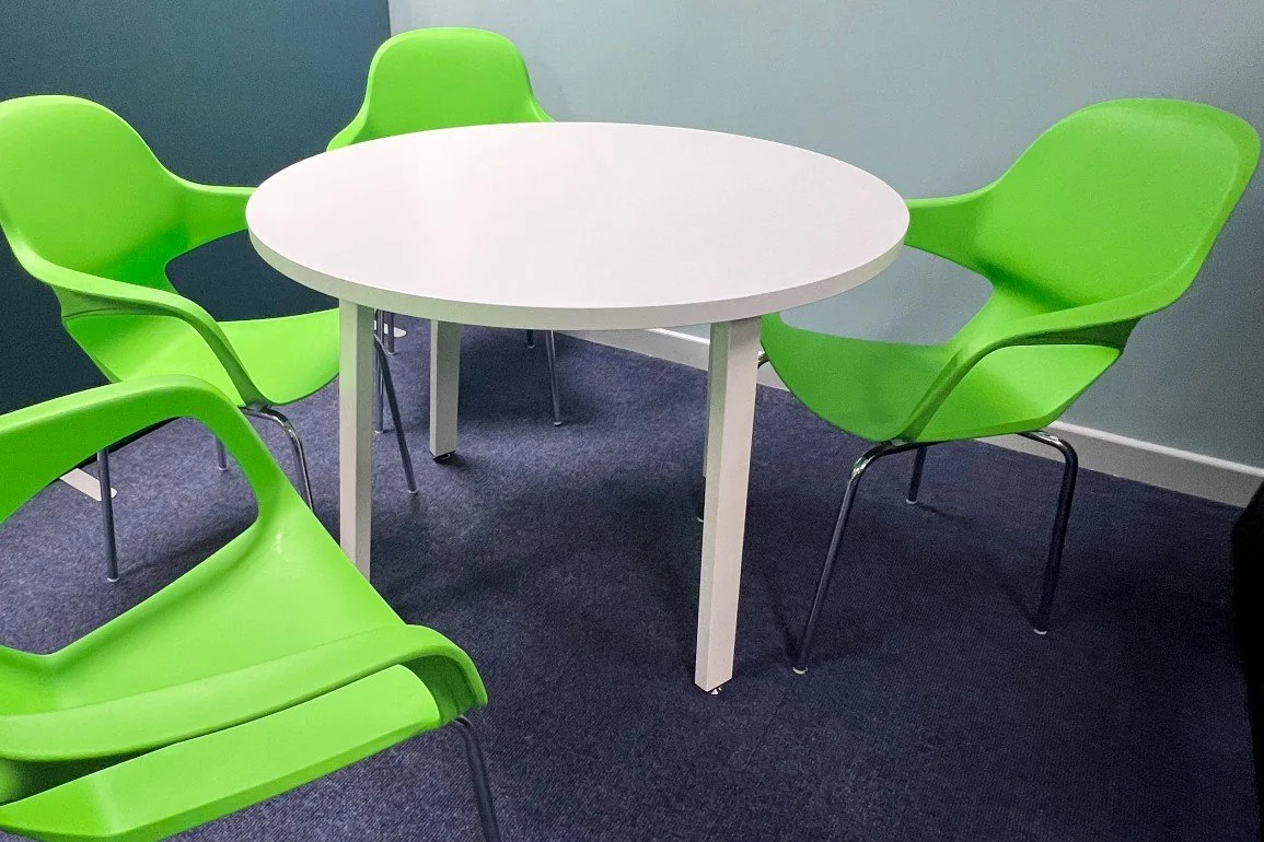 used white round meeting table
