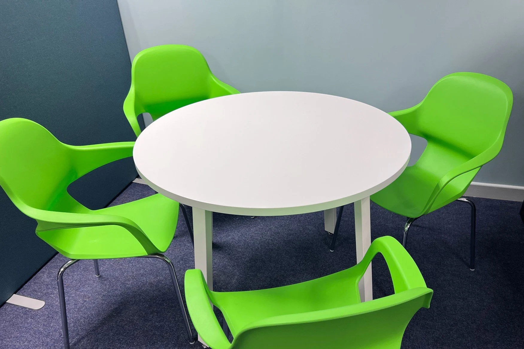 used white round meeting table 3.jpg