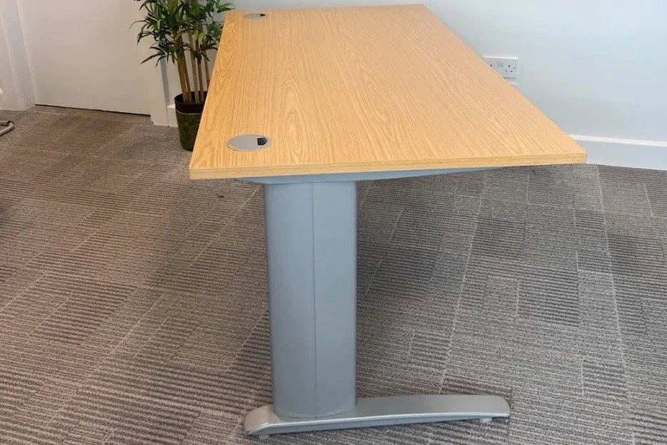 used light oak 160cm desk 3(1).webp